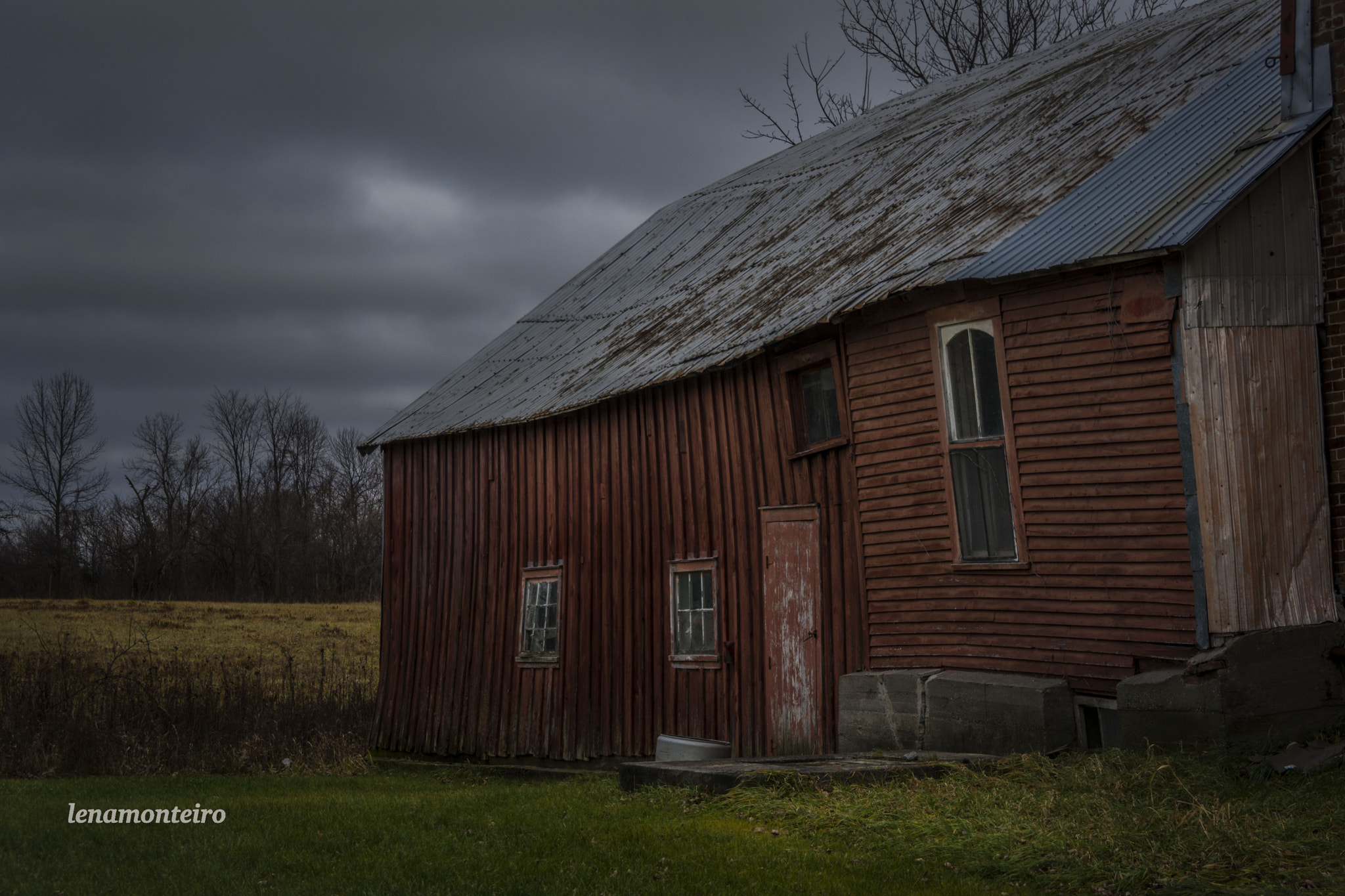 Sigma 18-250mm F3.5-6.3 DC OS HSM sample photo. __old barn... photography