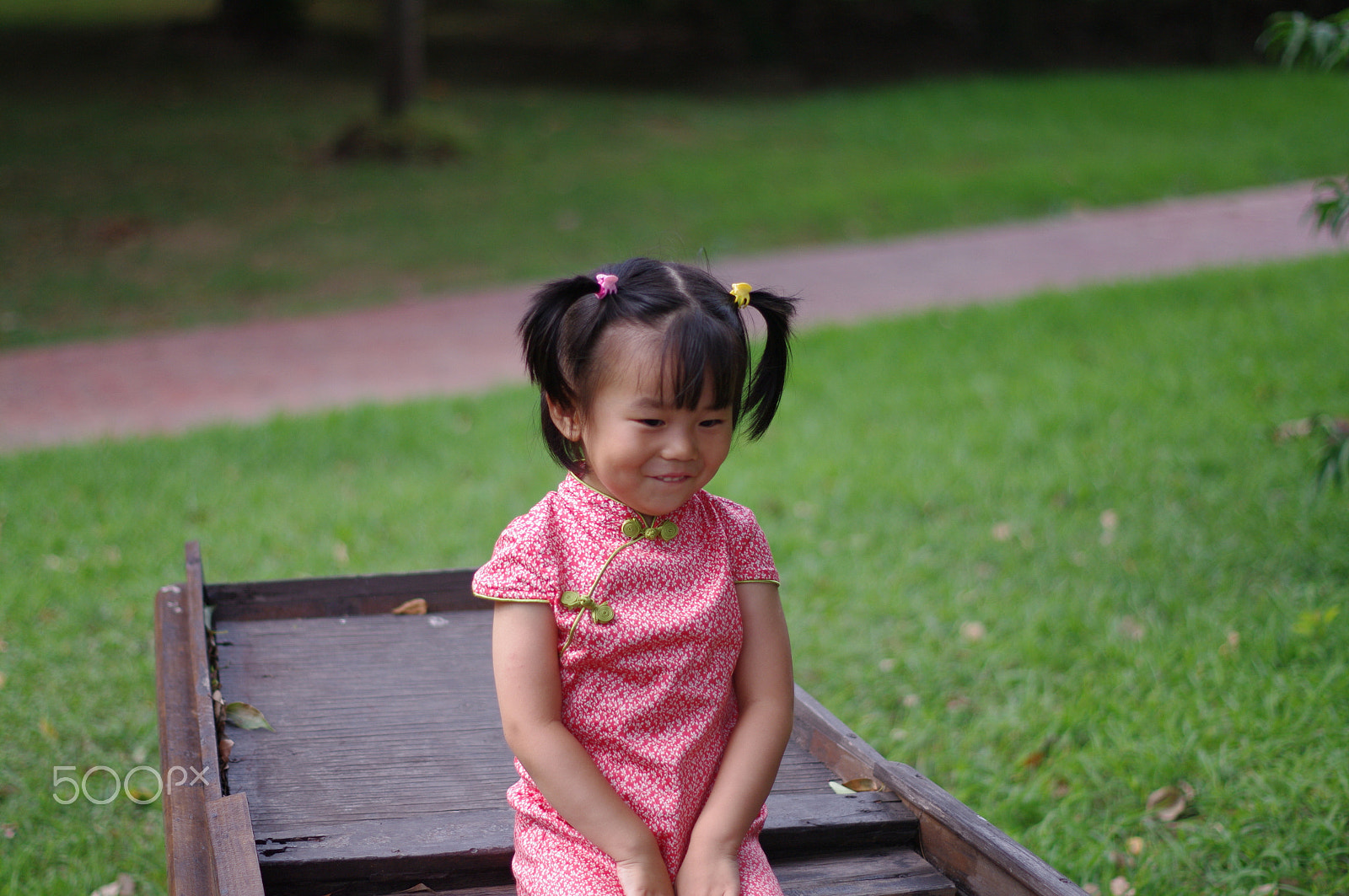 Pentax K-7 + Pentax smc DA 50mm F1.8 sample photo. Girl with chinese dress photography