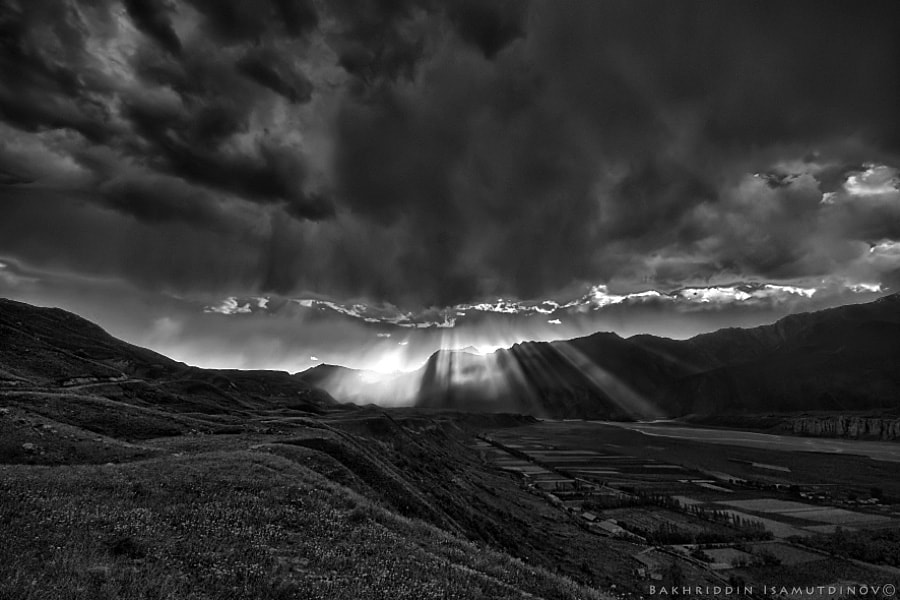 Sigma 10-20mm F4-5.6 EX DC HSM sample photo. Light in the clouds photography