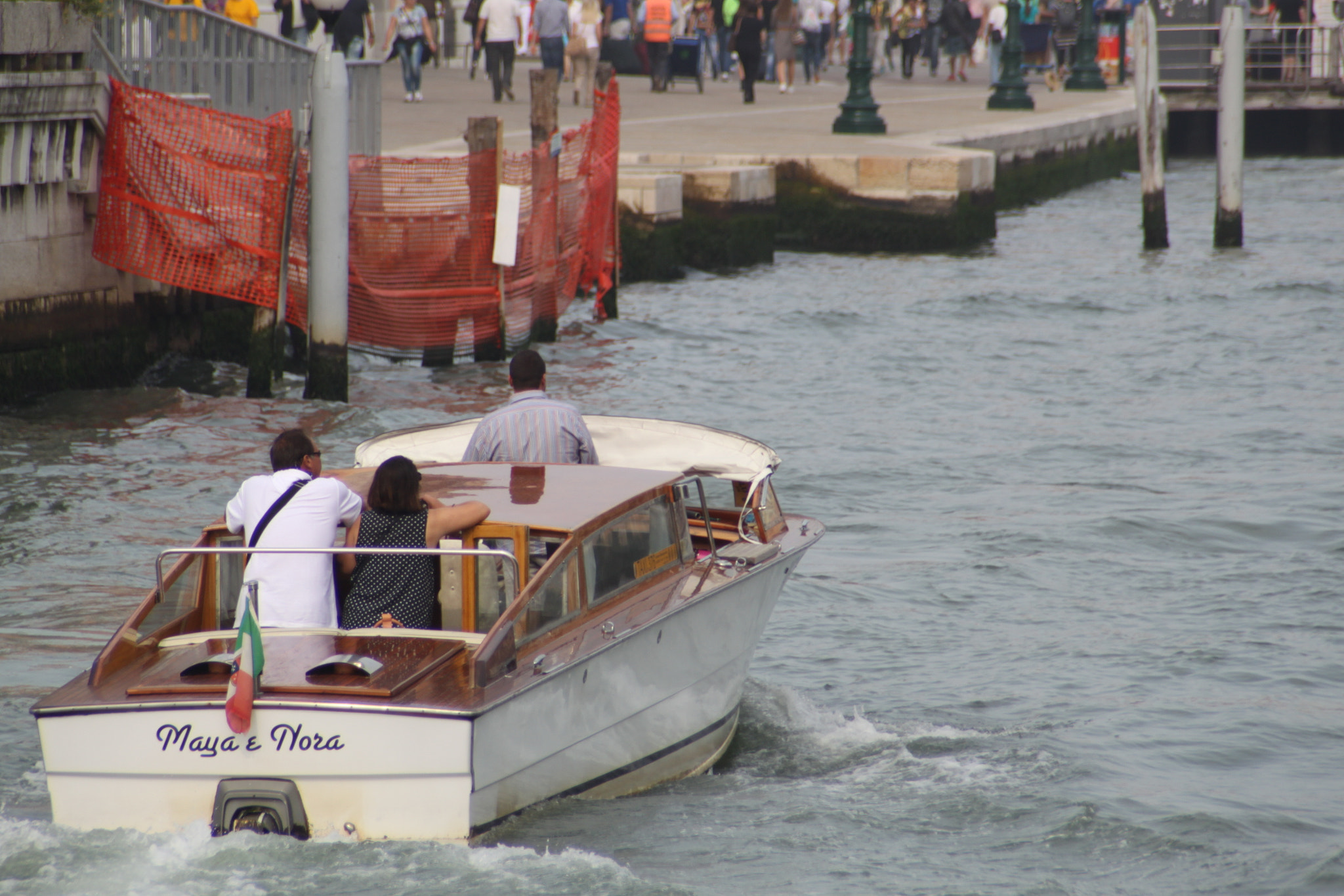 Tamron AF 28-200mm F3.8-5.6 XR Di Aspherical (IF) Macro sample photo. Venice ii. - taxi photography