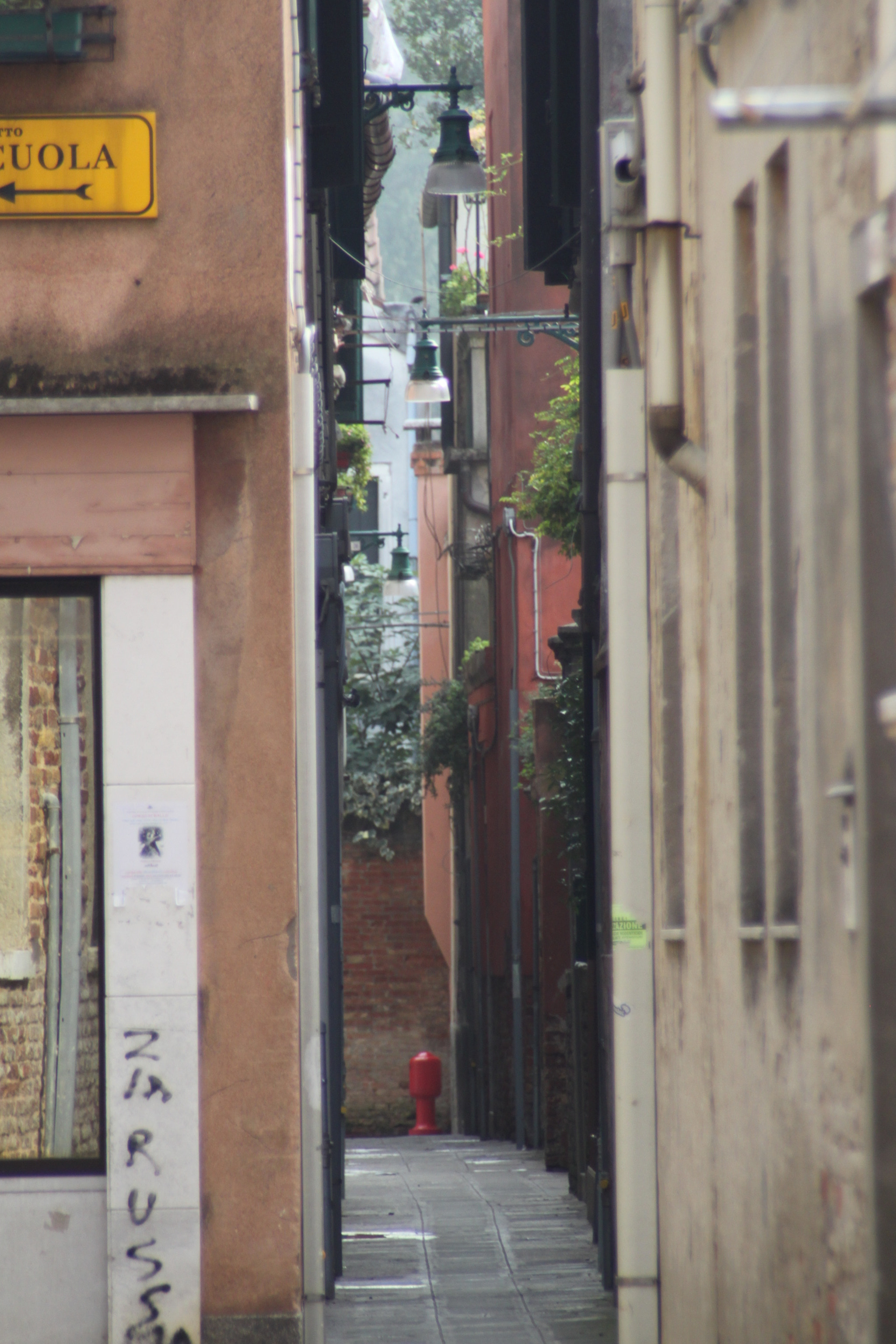 Tamron AF 28-200mm F3.8-5.6 XR Di Aspherical (IF) Macro sample photo. Venice iv. - alley photography