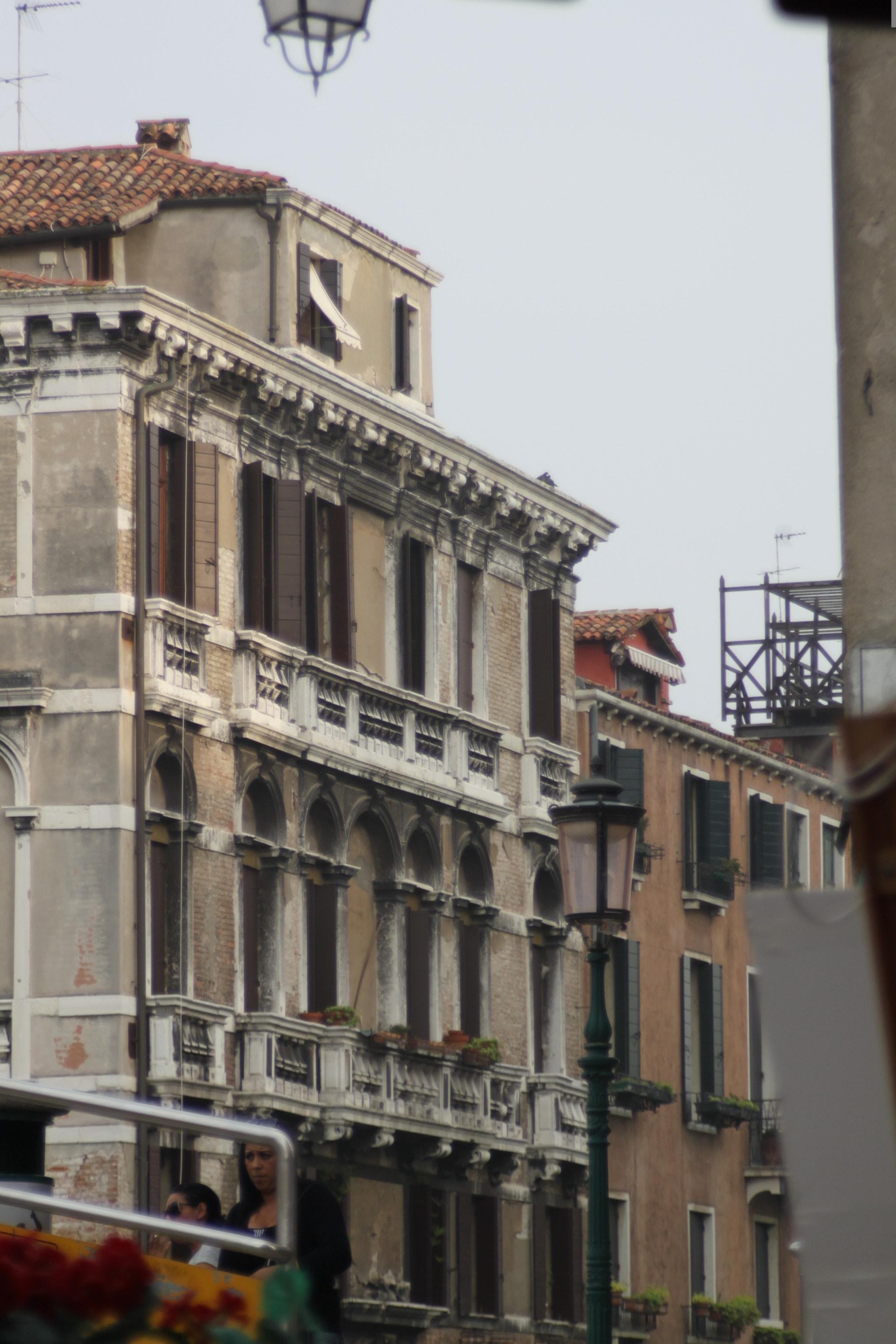 Canon EOS 500D (EOS Rebel T1i / EOS Kiss X3) + Tamron AF 28-200mm F3.8-5.6 XR Di Aspherical (IF) Macro sample photo. Venice vi. - a crowd of houses photography