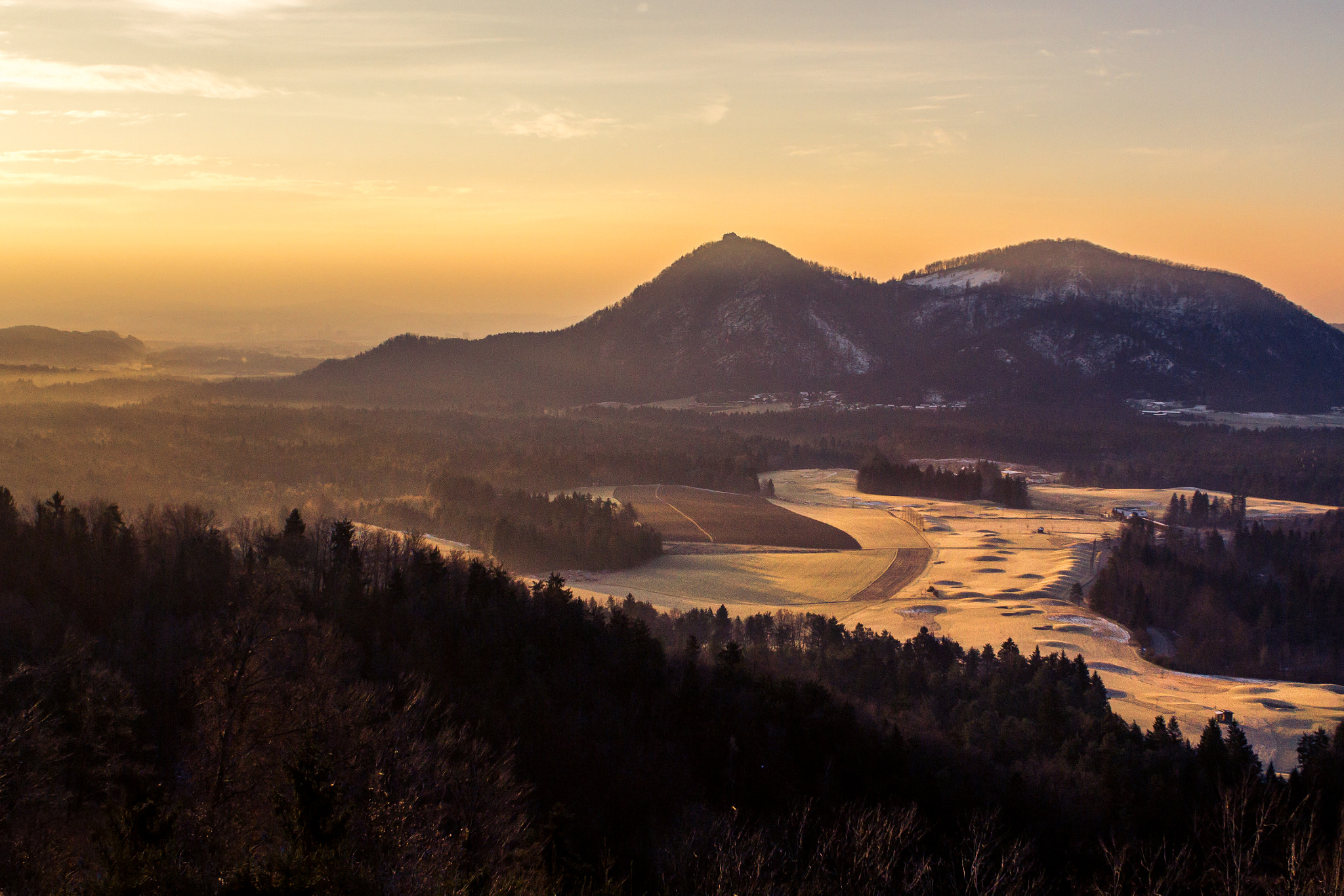 Canon EOS 60D + Canon EF 28mm F2.8 sample photo. Cold morning photography