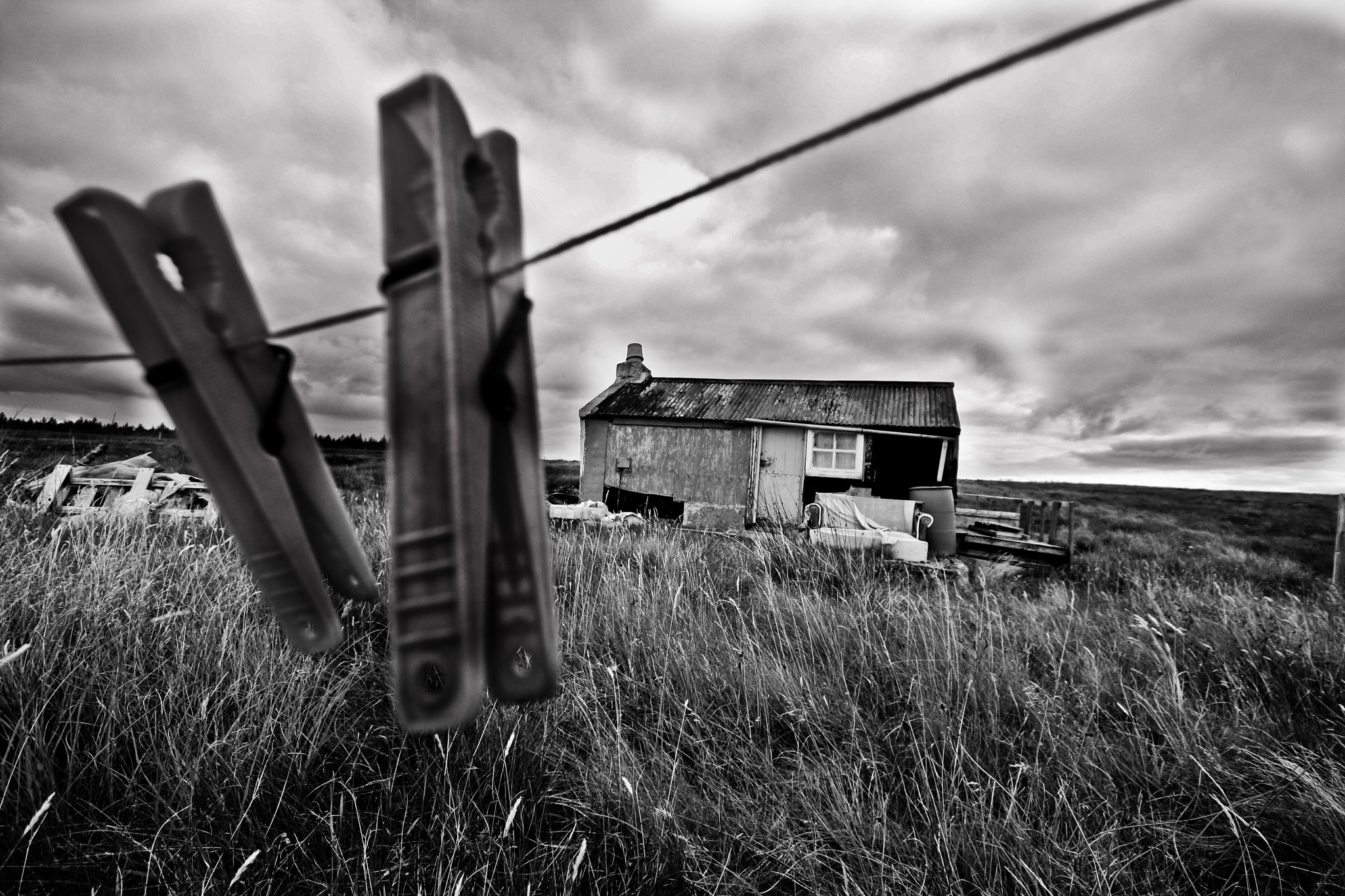Canon EOS 1000D (EOS Digital Rebel XS / EOS Kiss F) sample photo. Pegs and house photography