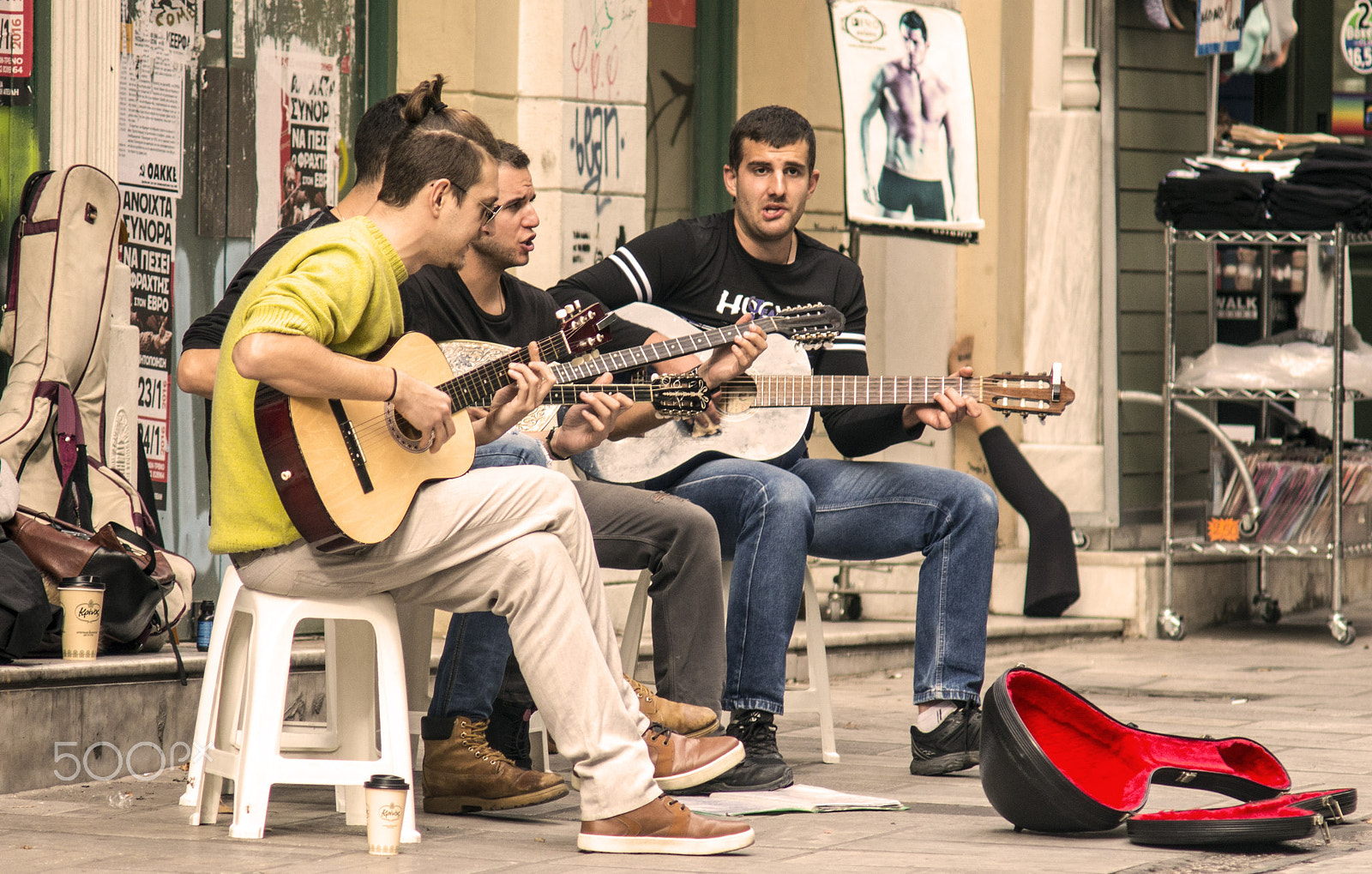 Nikon D800 + AF Zoom-Nikkor 70-210mm f/4 sample photo. 4 young street artists photography