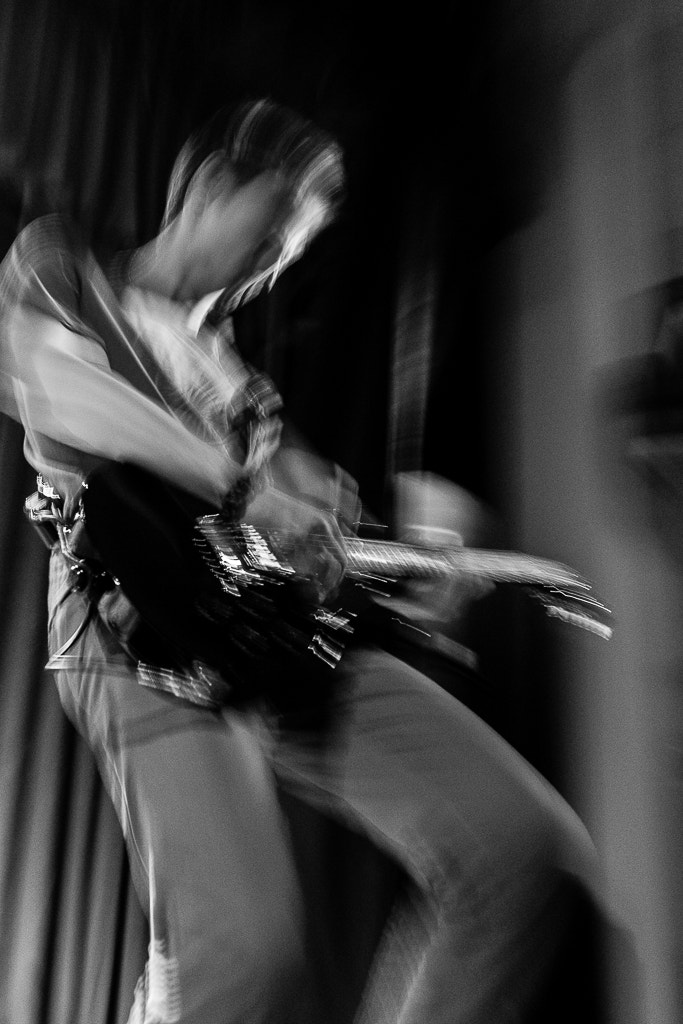 Nikon D3100 + Sigma 24-105mm F4 DG OS HSM Art sample photo. Guitar hero photography