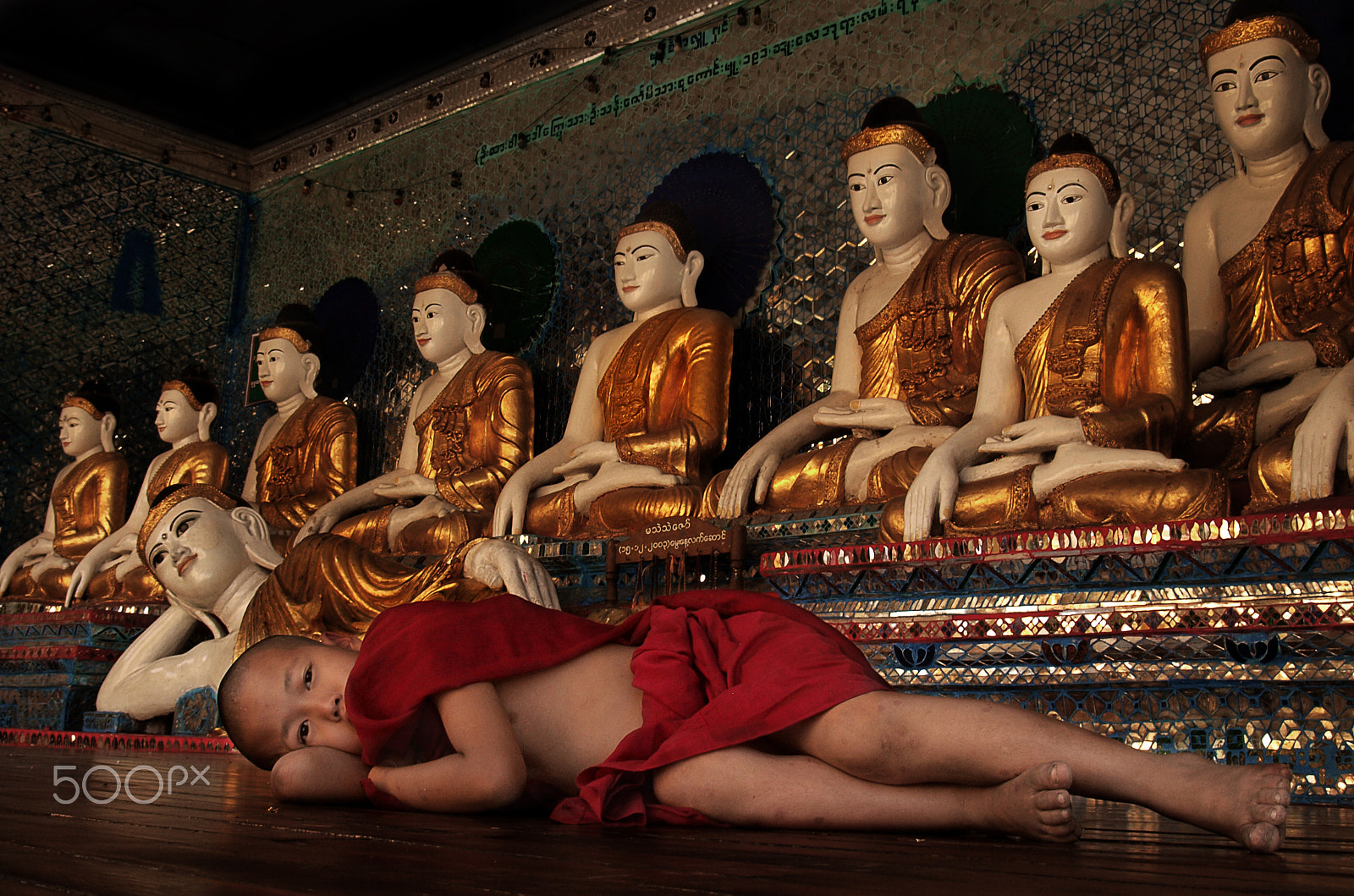 Olympus E-520 (EVOLT E-520) + Olympus Zuiko Digital 14-45mm F3.5-5.6 sample photo. Buddhist monks photography