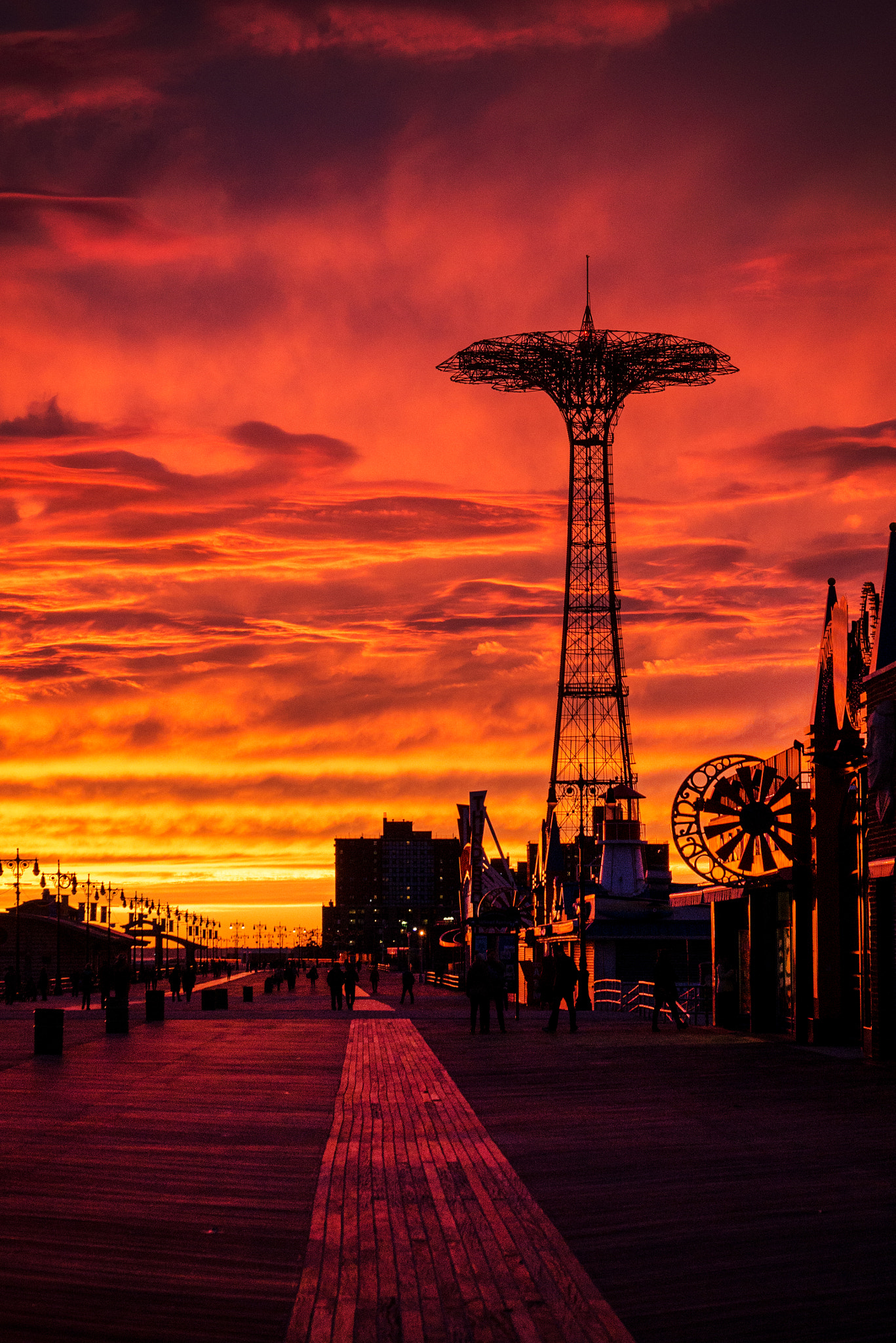 LUMIX G VARIO 35-100/F4.0-5.6 sample photo. Sundown at coney island photography