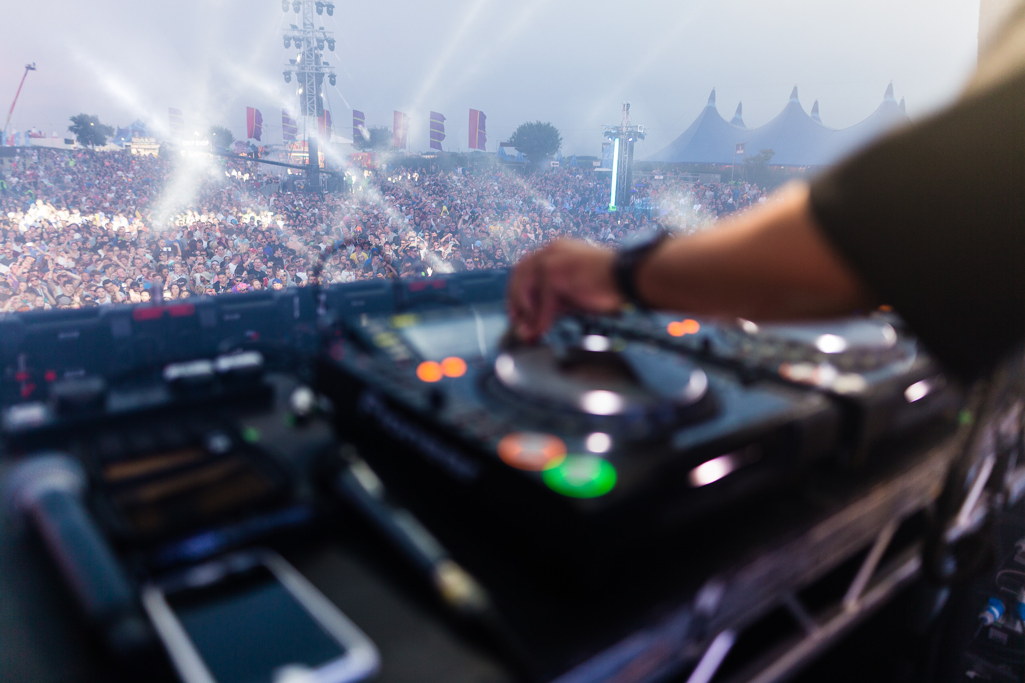 Sigma 24mm F1.4 DG HSM Art sample photo. Creamfields festival 2015 photography