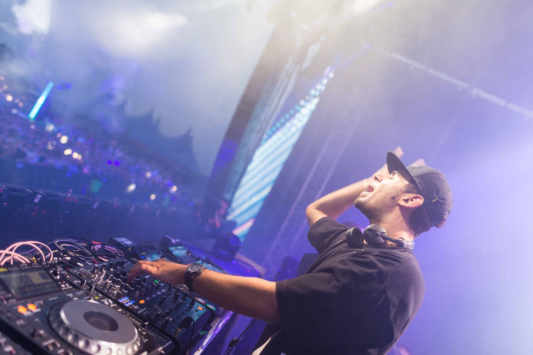 Sigma 24mm F1.4 DG HSM Art sample photo. Creamfields festival 2015 photography