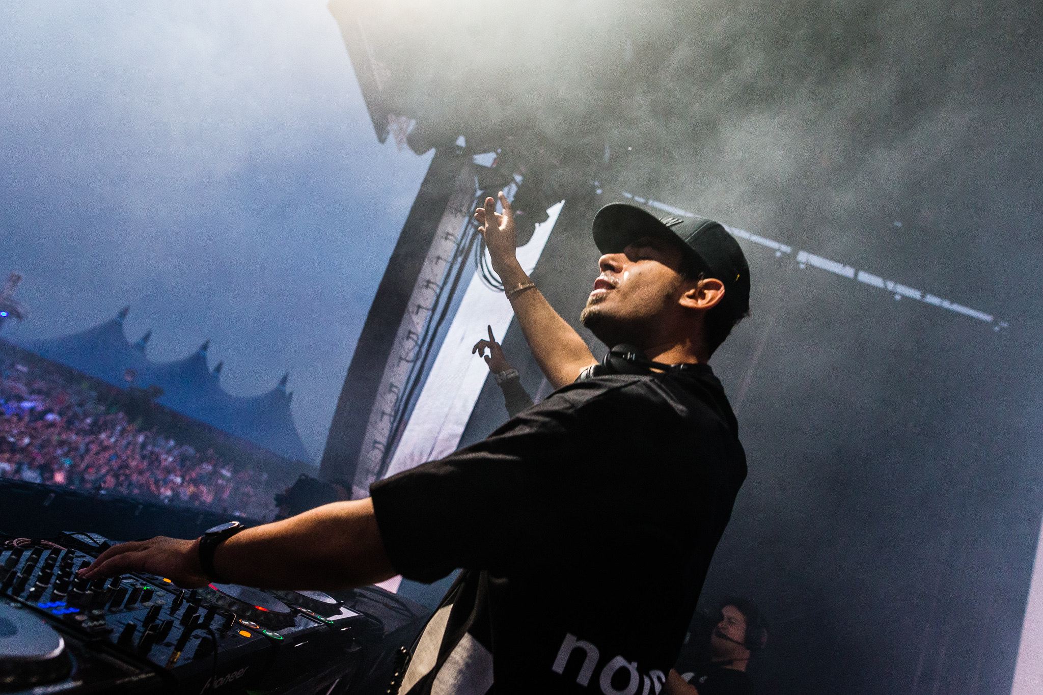 Sigma 24mm F1.4 DG HSM Art sample photo. Creamfields festival 2015 photography