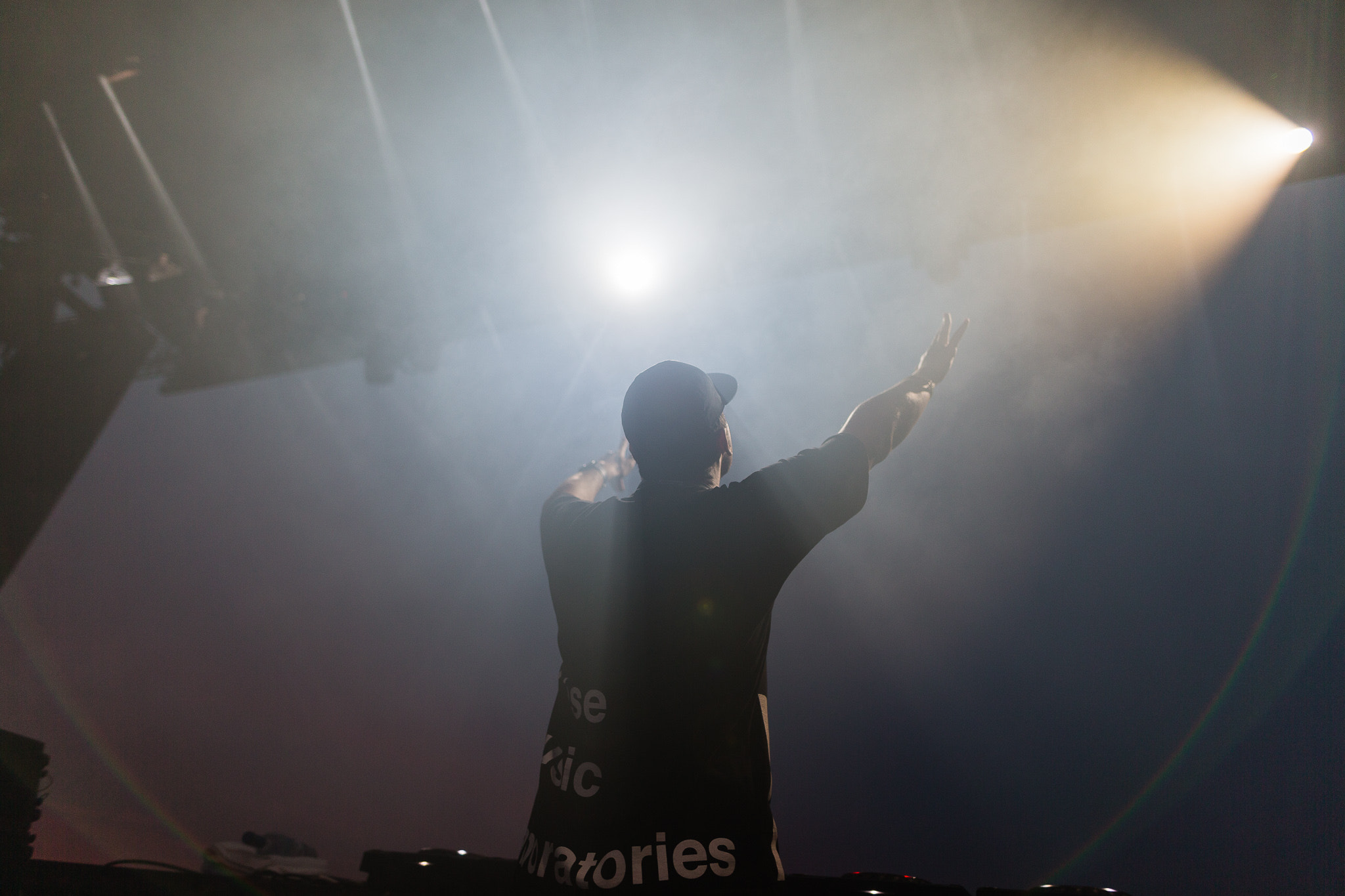 Sigma 24mm F1.4 DG HSM Art sample photo. Creamfields festival 2015 photography