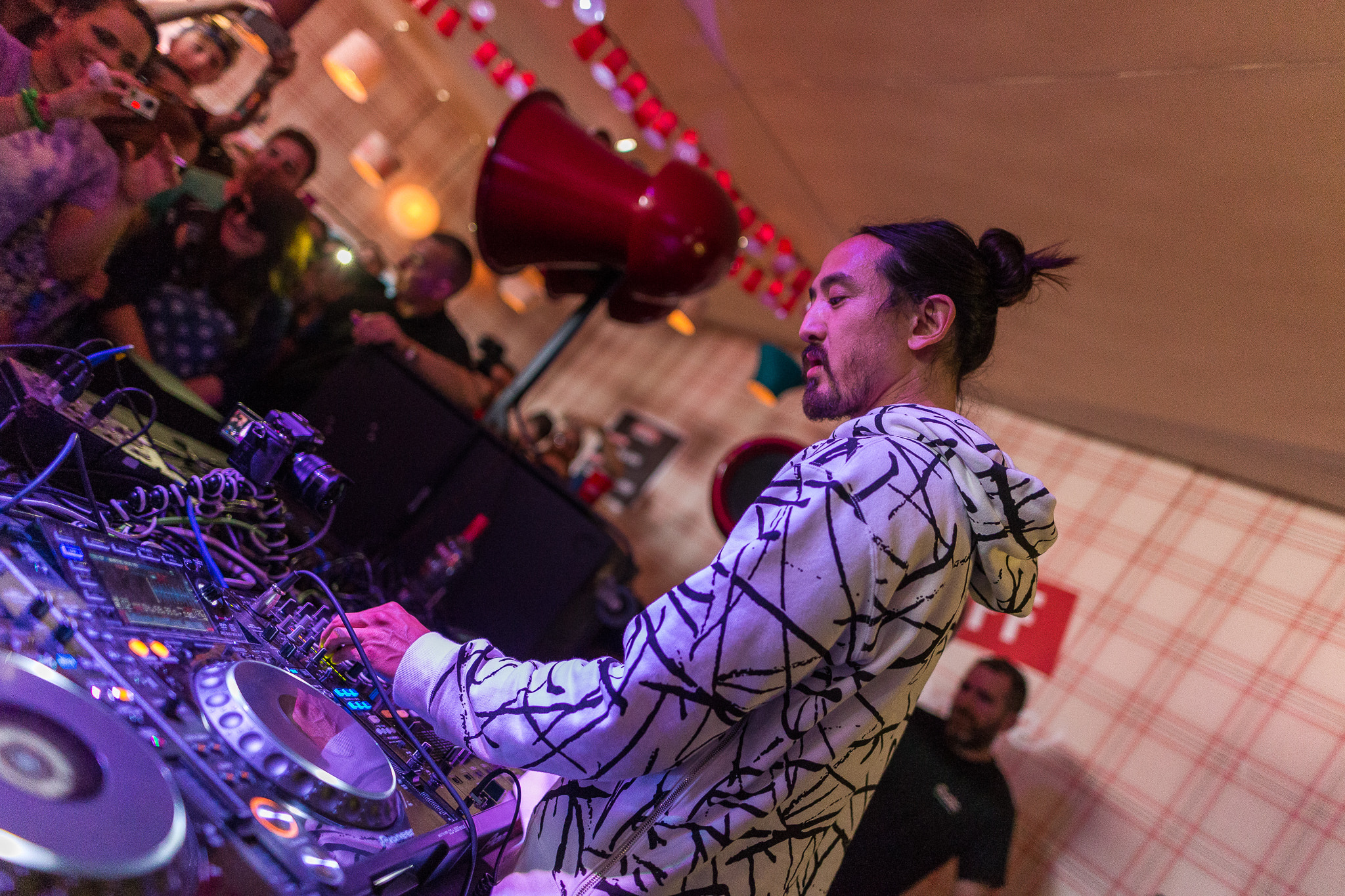 Sigma 24mm F1.4 DG HSM Art sample photo. Creamfields festival 2015 photography