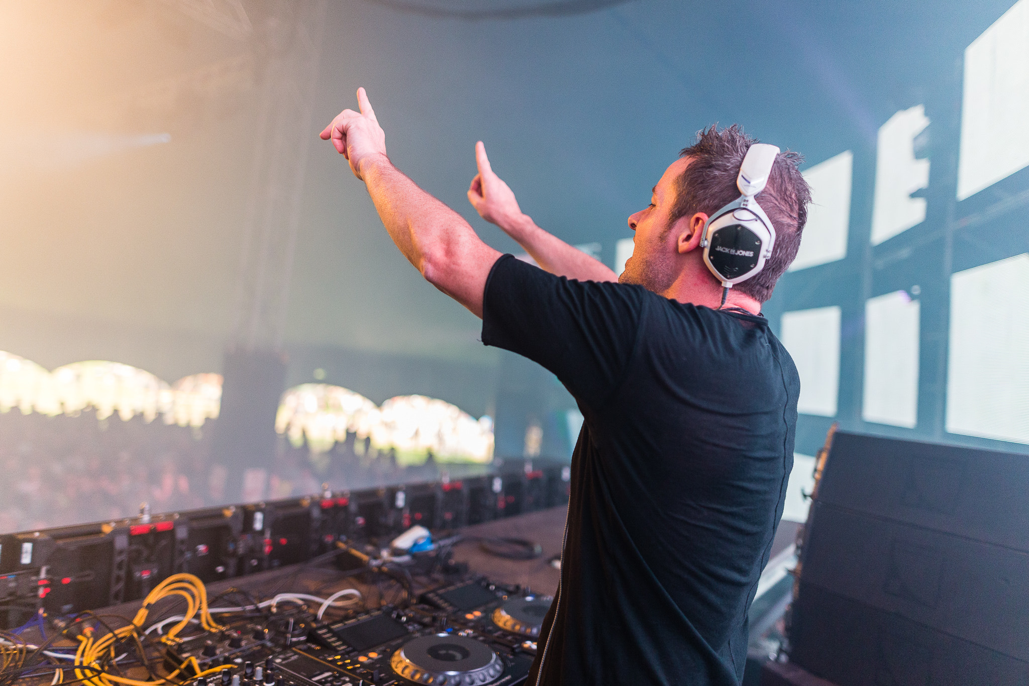 Sigma 24mm F1.4 DG HSM Art sample photo. Creamfields festival 2015 photography
