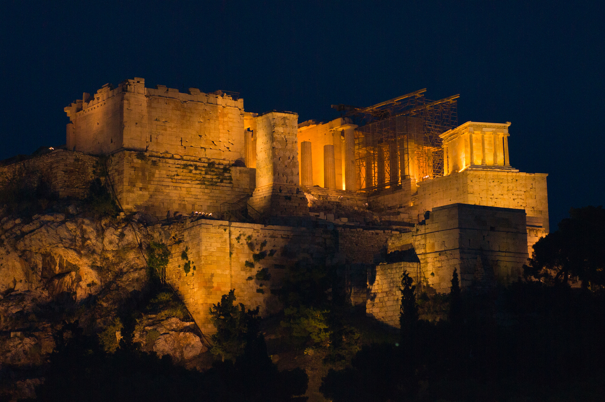 Sony Alpha DSLR-A450 + Sony 50mm F1.4 sample photo. Athens photography