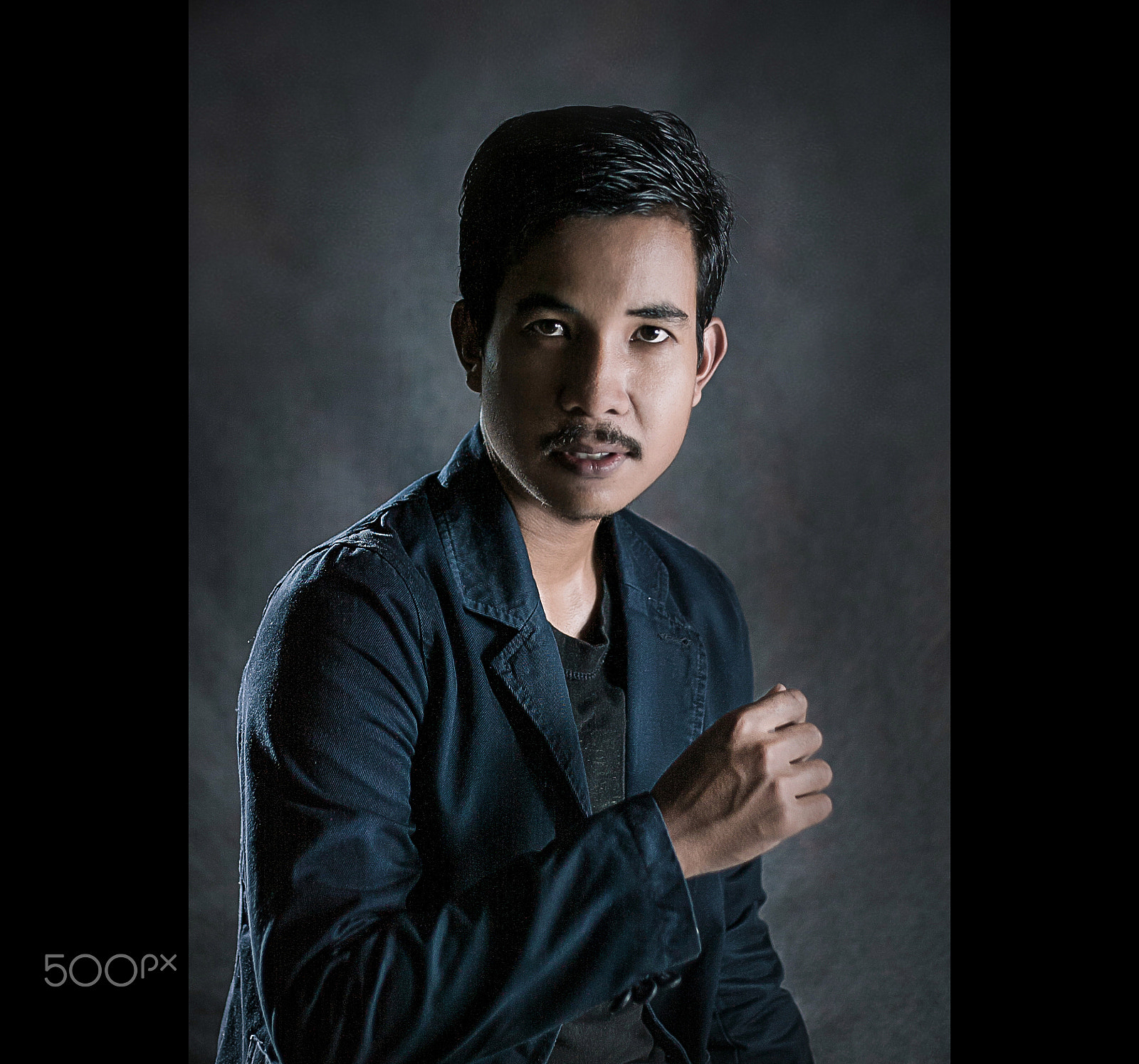 Canon EOS-1D sample photo. Man behind scene photography