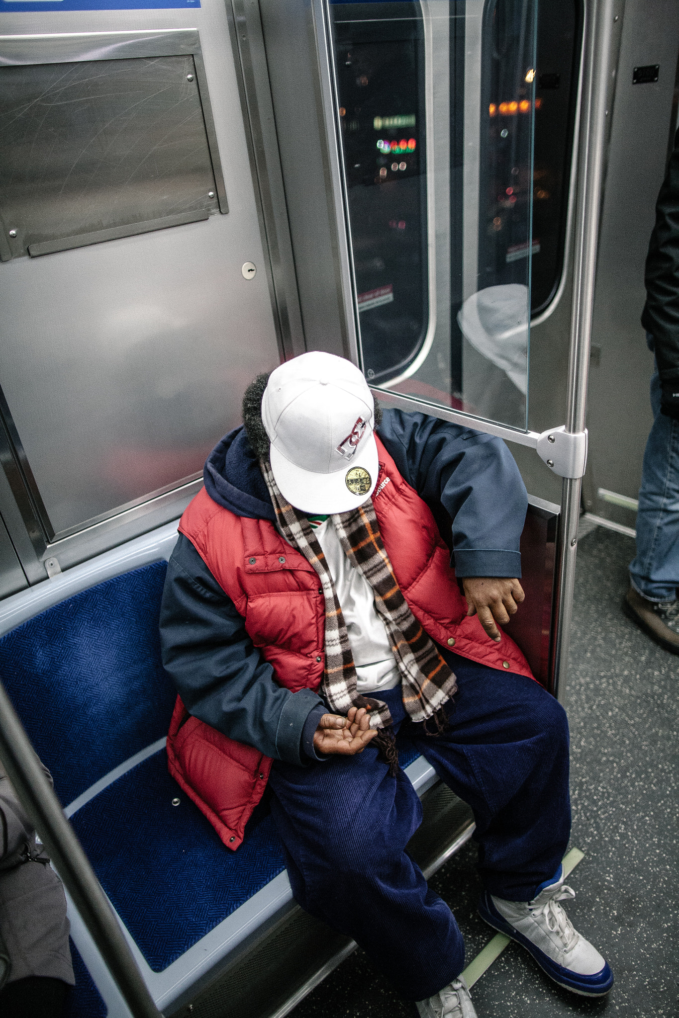 Canon EOS 5D + Canon EF 24mm F1.4L II USM sample photo. People photography