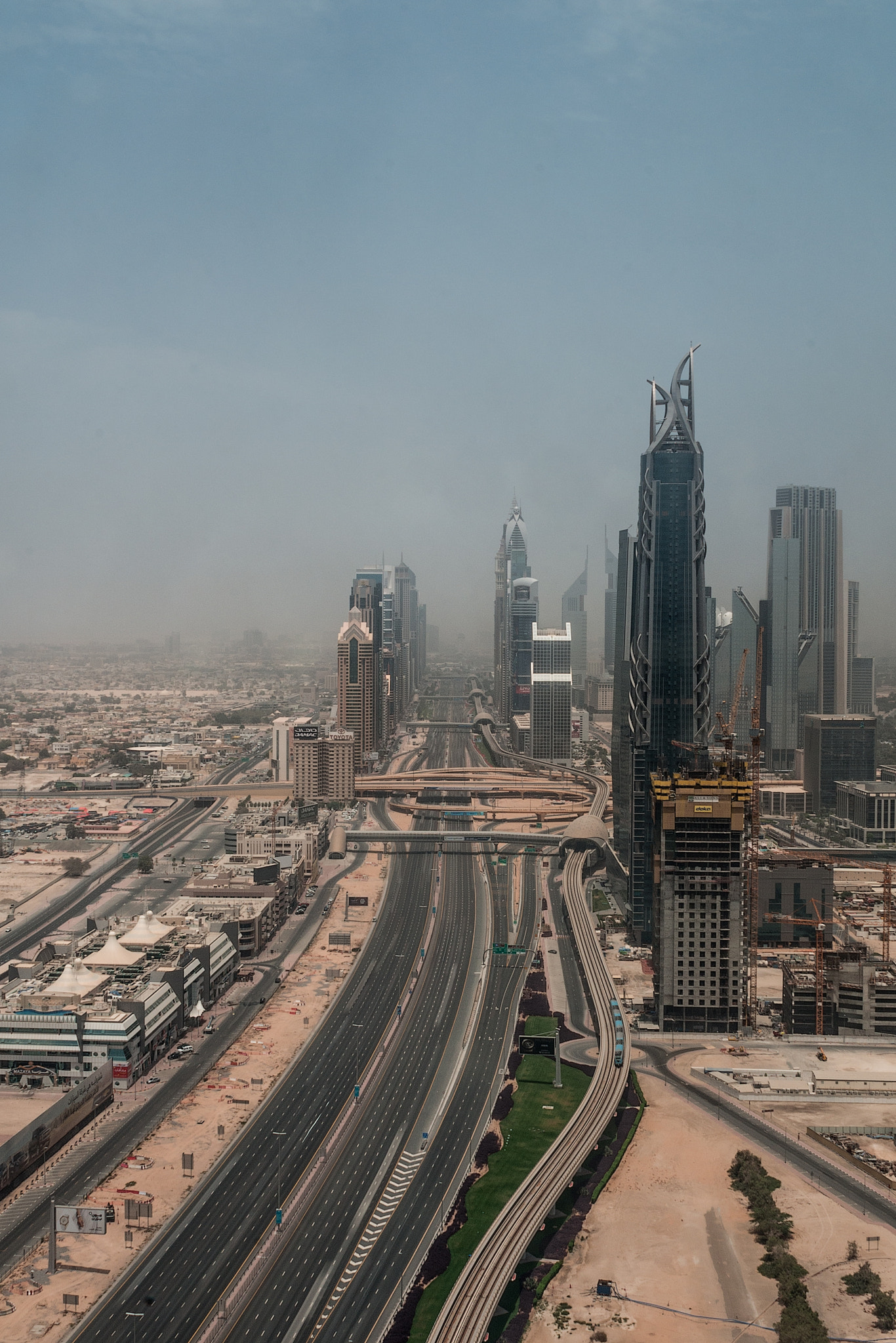 Sony a99 II + Sony DT 16-50mm F2.8 SSM sample photo. Dubai where roads have no cars photography