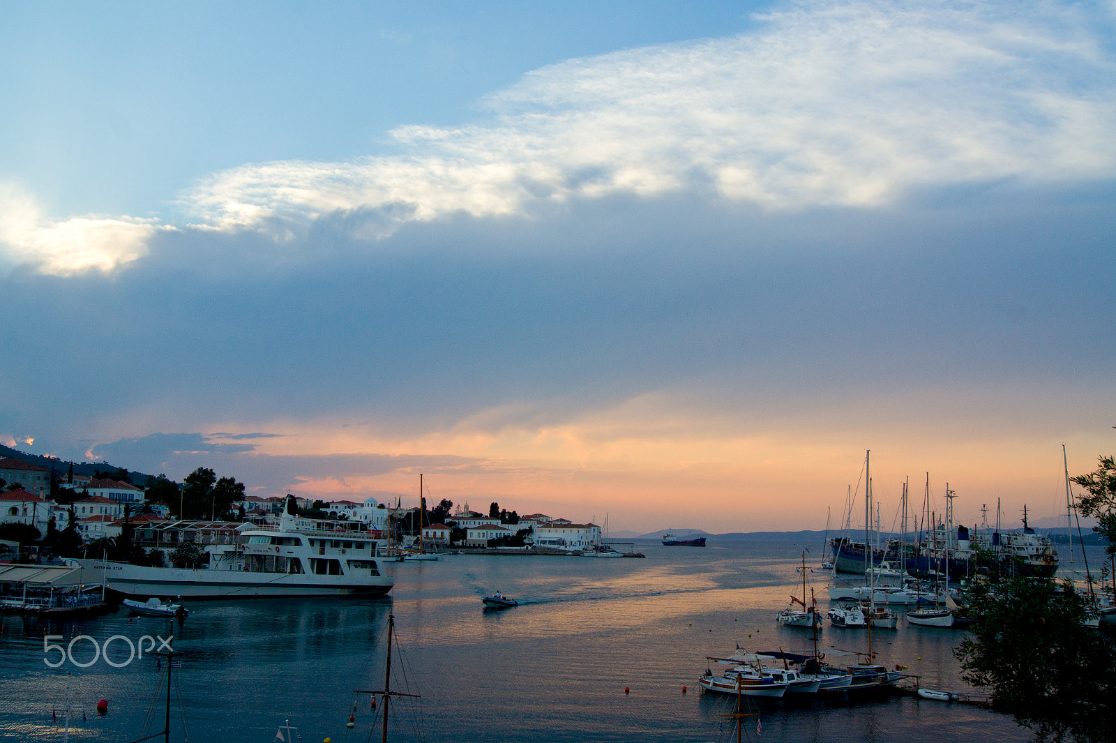 Sony Alpha DSLR-A450 + Sony DT 18-55mm F3.5-5.6 SAM sample photo. Spetses photography