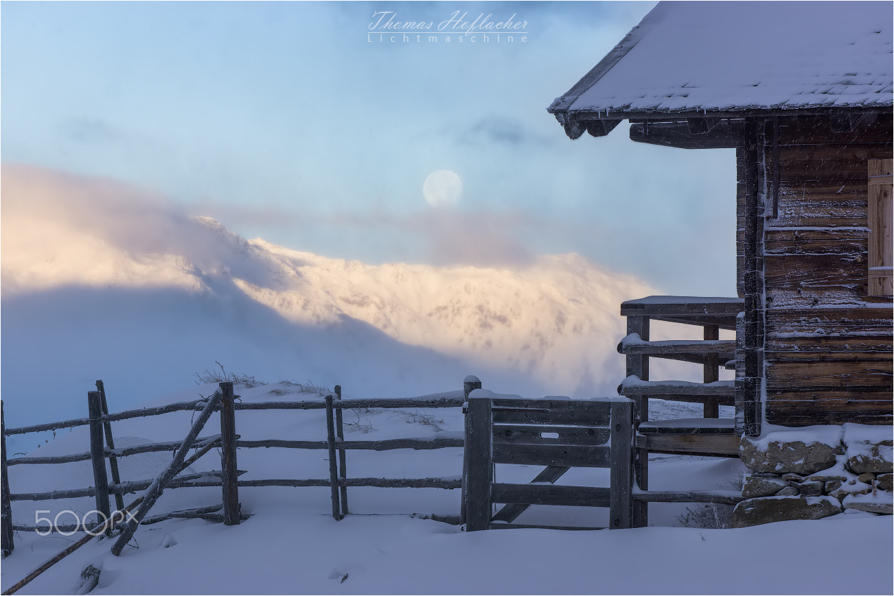 Sigma M-AF 70-200mm F2.8 EX APO sample photo. Moonset photography