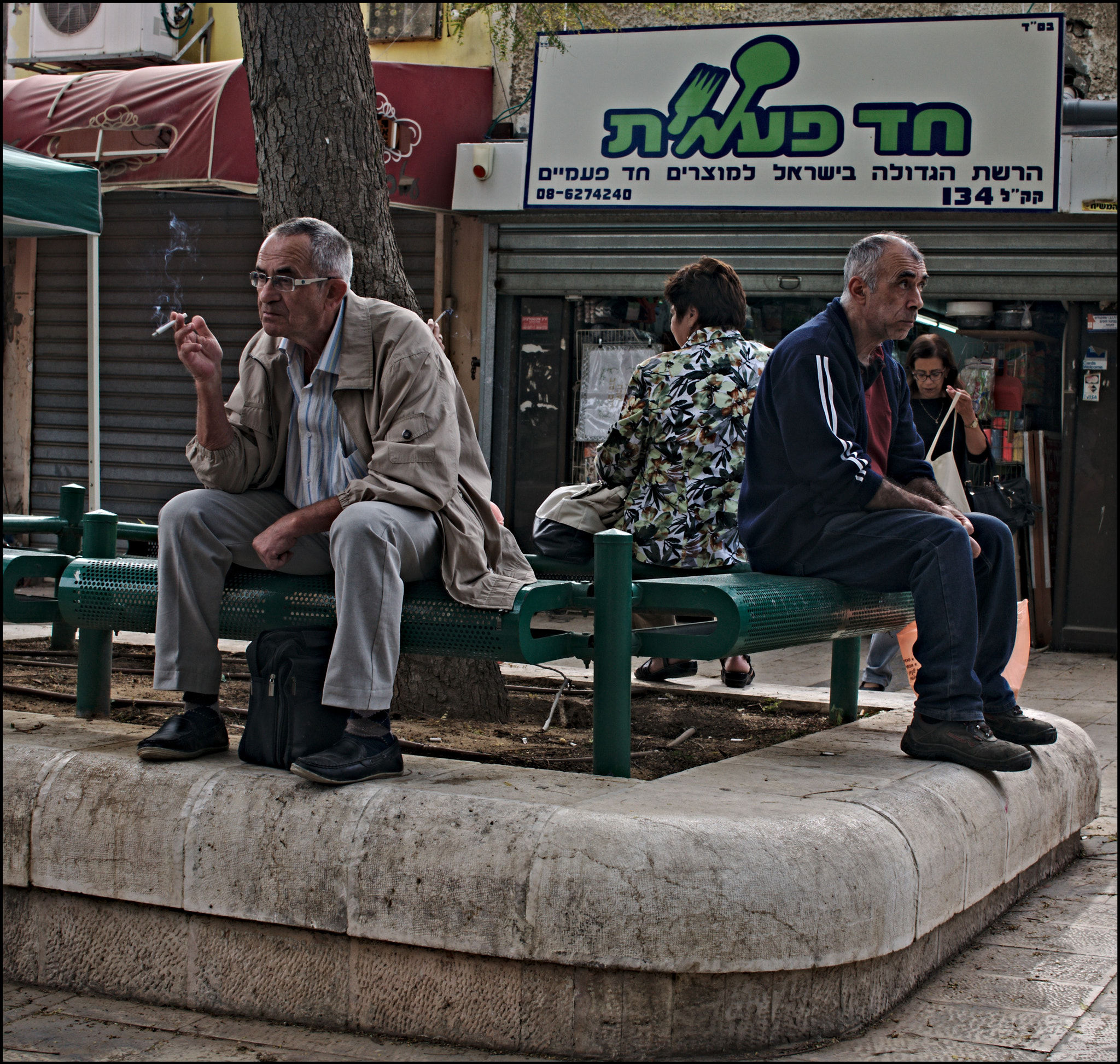 Sony Alpha NEX-5N + Sigma 30mm F2.8 EX DN sample photo. Deep in thought photography