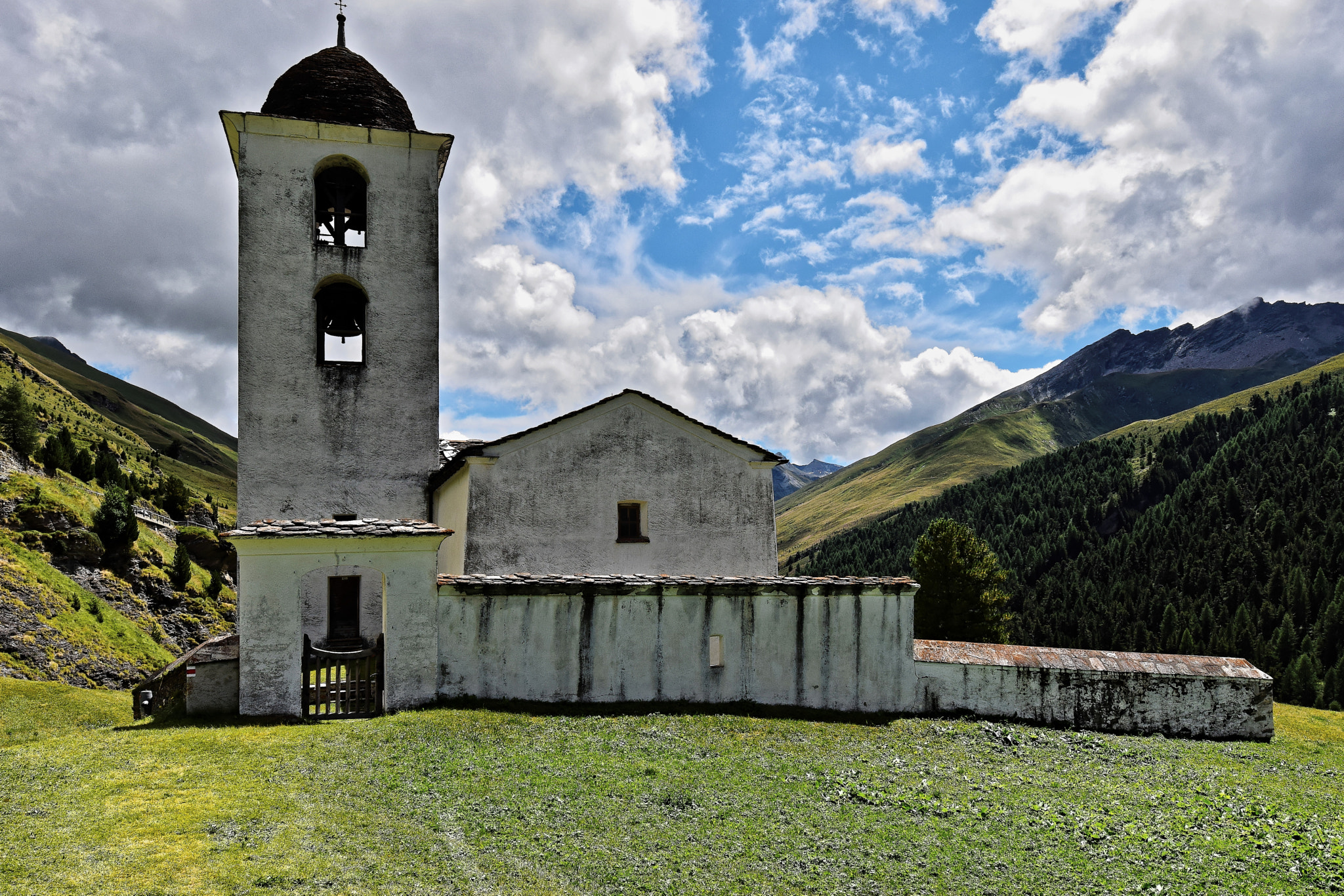 Nikon AF-S Nikkor 16-35mm F4G ED VR sample photo. Kirche photography