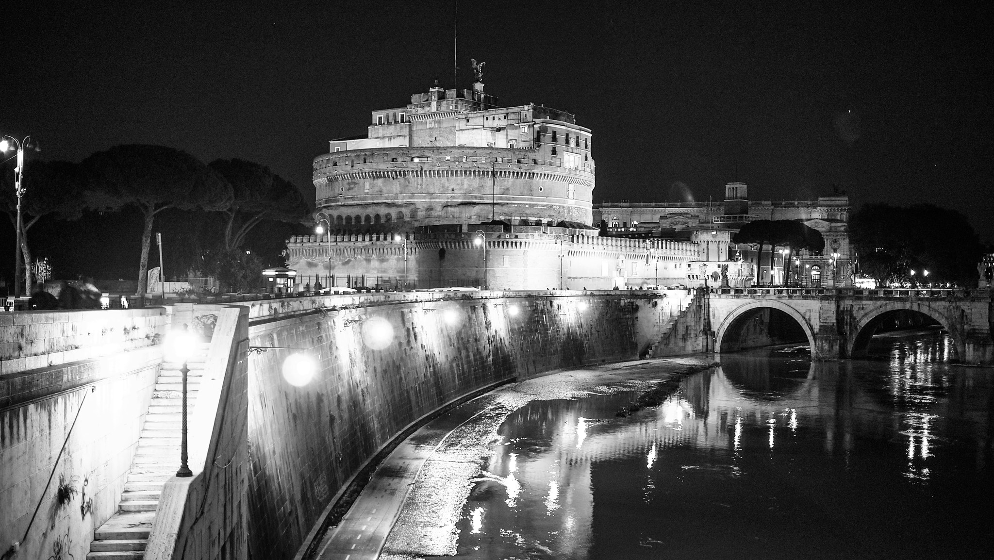 Olympus PEN E-PL1 + Panasonic Lumix G 20mm F1.7 ASPH sample photo. Castel sant'angelo at night photography
