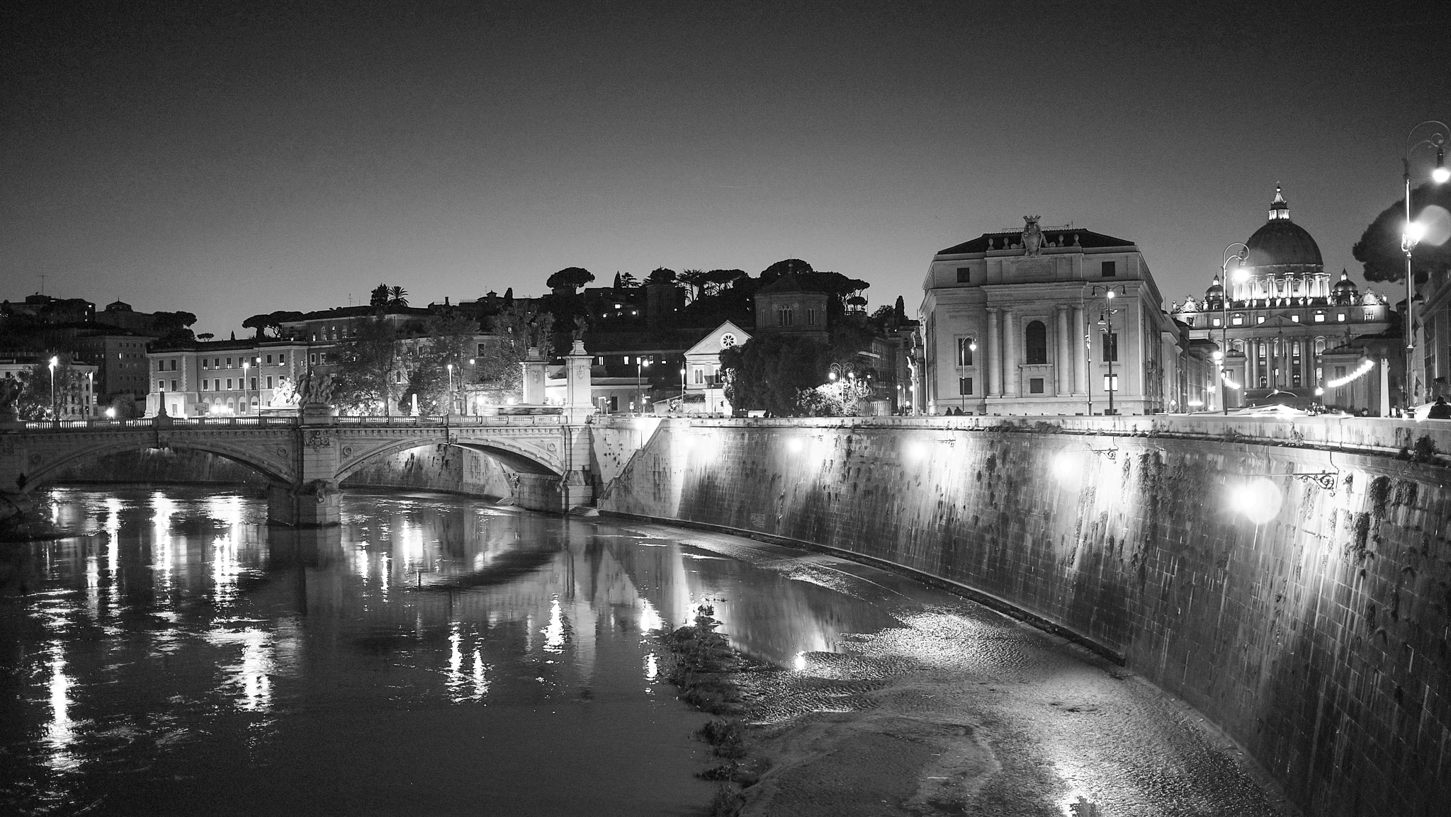 Olympus PEN E-PL1 + Panasonic Lumix G 20mm F1.7 ASPH sample photo. Rome photography