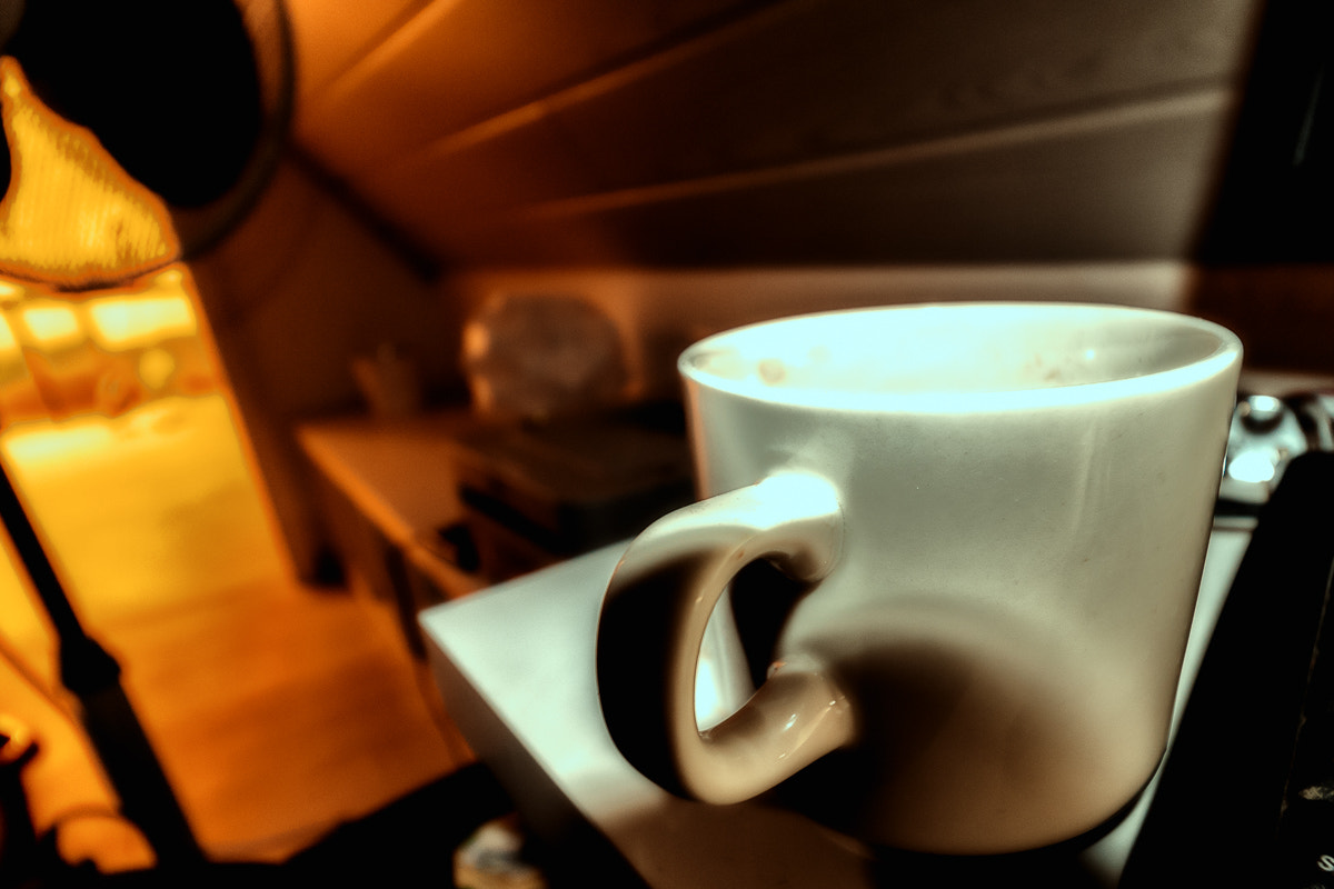 Canon EF-S 10-18mm F4.5–5.6 IS STM sample photo. Coffee in wide-angle photography