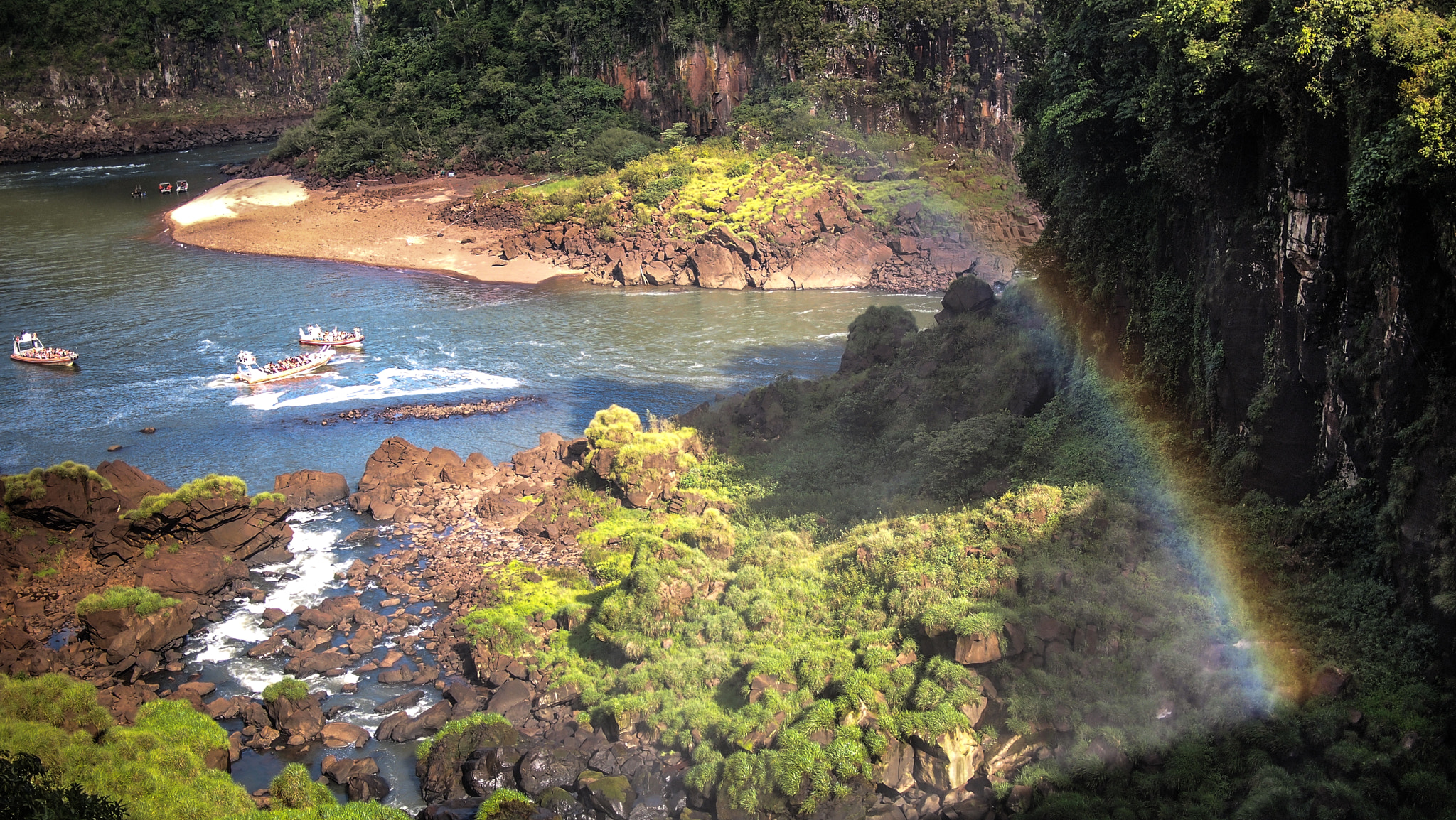 Olympus PEN E-PL1 + Panasonic Lumix G 20mm F1.7 ASPH sample photo. Iguazu rainbow photography