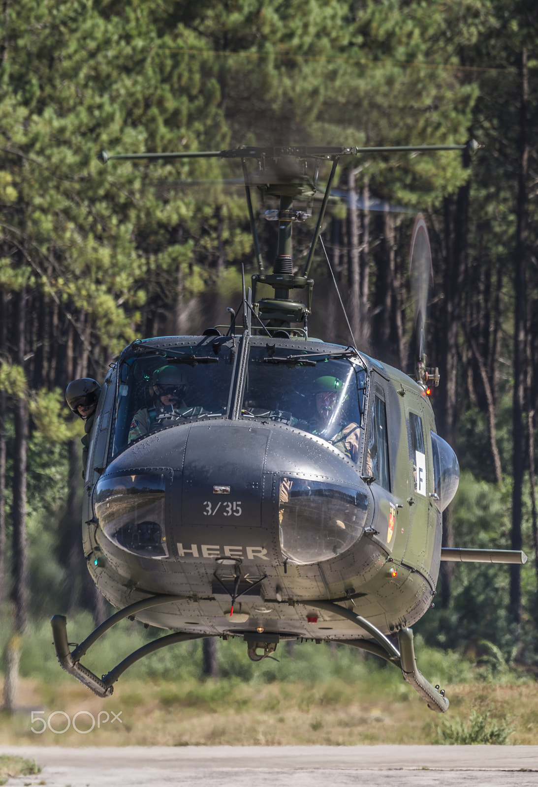 Sigma 120-400mm F4.5-5.6 DG OS HSM sample photo. Bell uh-1d heer 73-35 photography