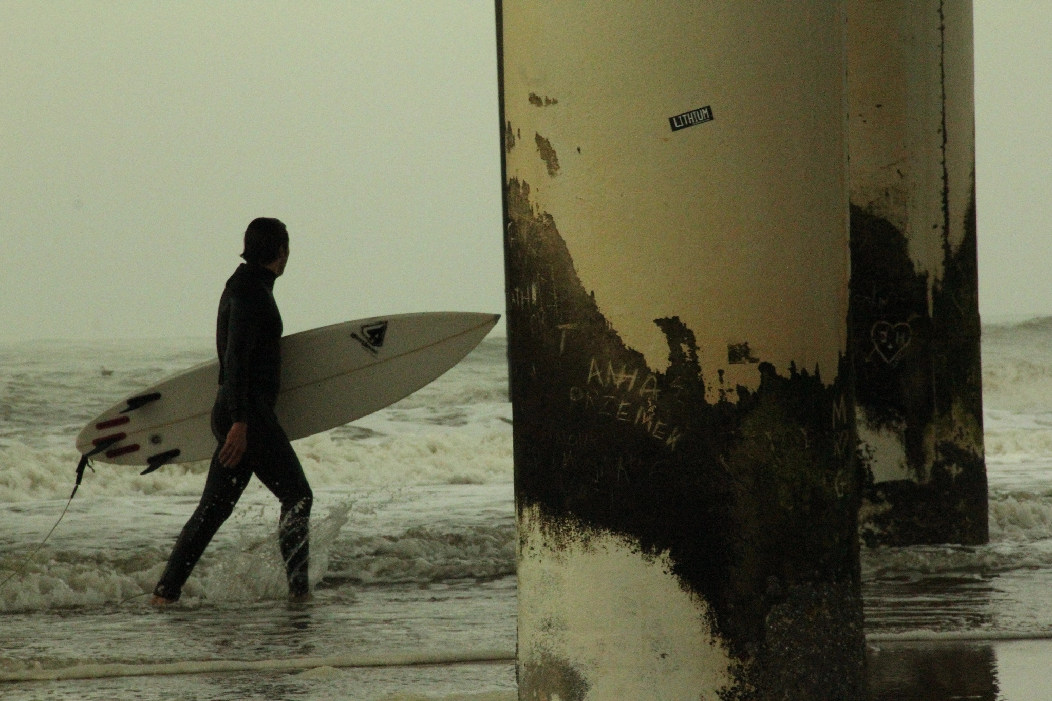 Canon EOS 550D (EOS Rebel T2i / EOS Kiss X4) sample photo. Surfer of scheveningen photography