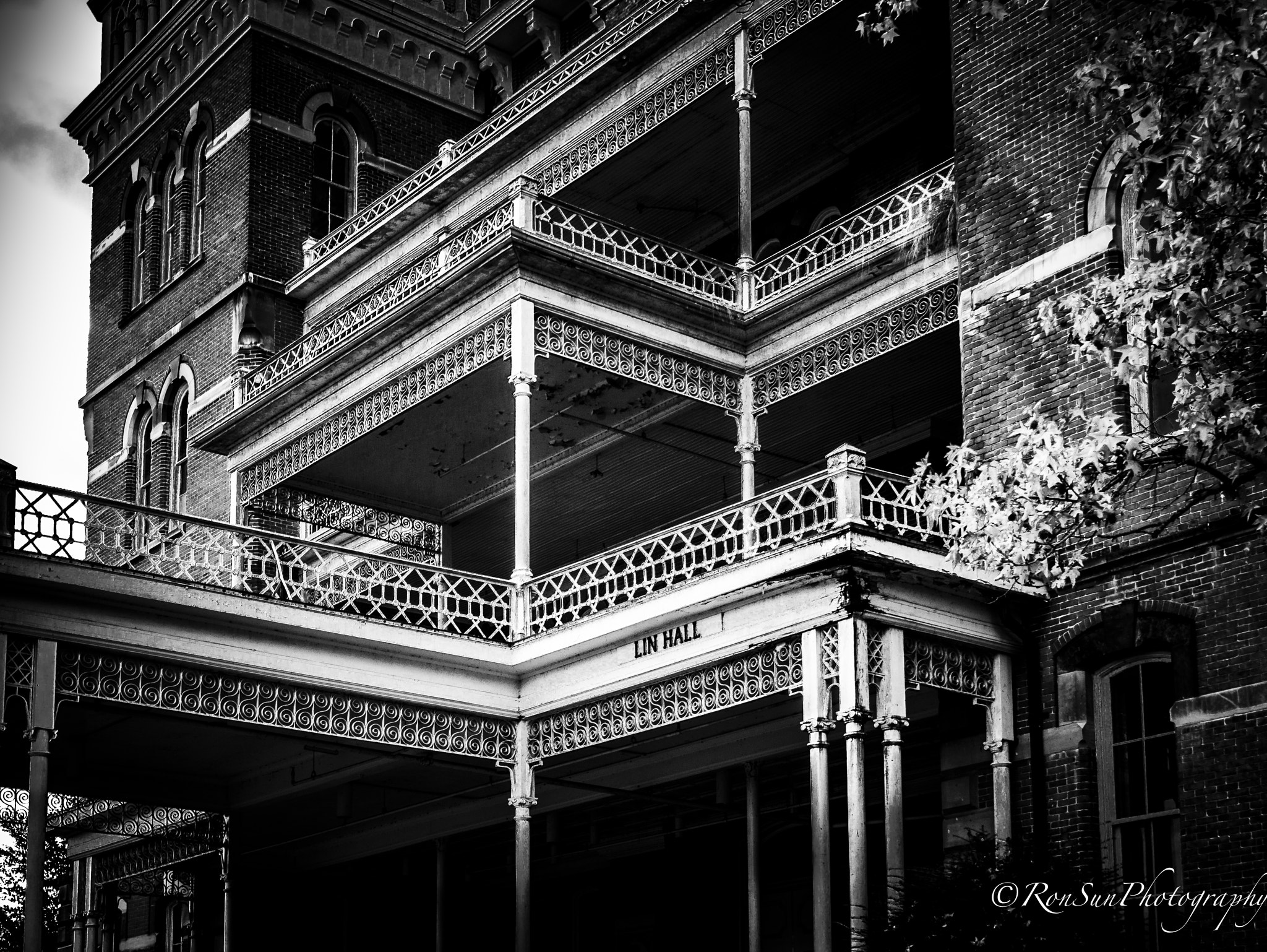 Olympus OM-D E-M5 sample photo. Old house photography