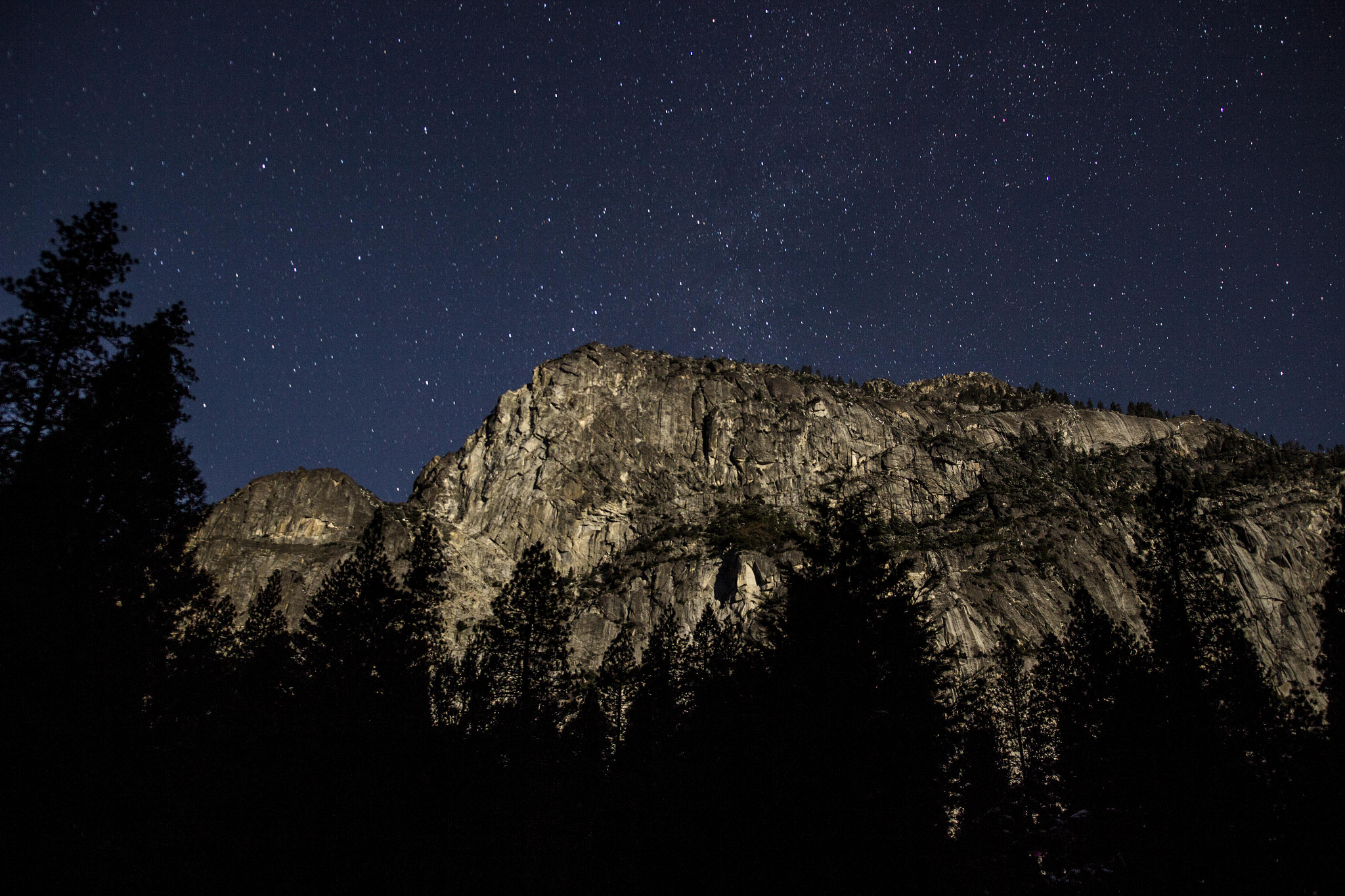 Canon EOS 600D (Rebel EOS T3i / EOS Kiss X5) + Sigma 18-35mm f/1.8 DC HSM sample photo. Yosemite mountain photography