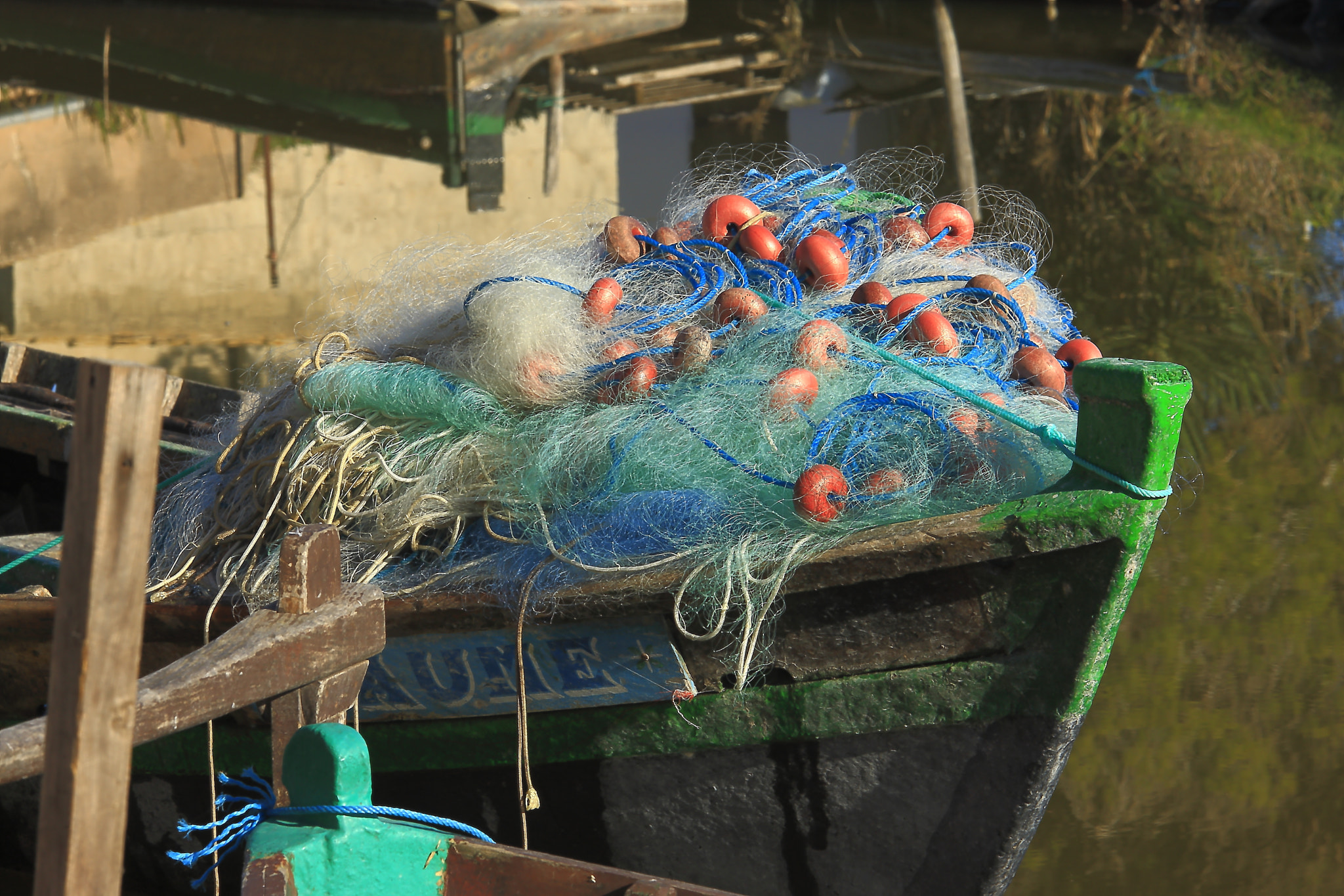 Canon EF 70-200mm F4L IS USM sample photo. Boat and net photography