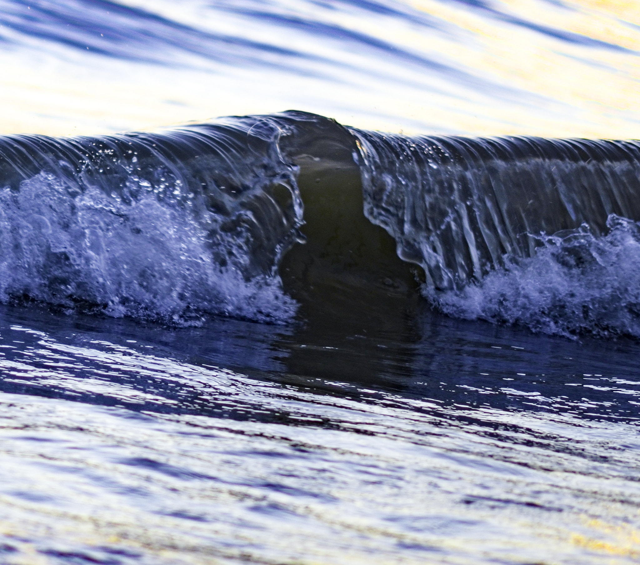 Nikon D7000 + AF Micro-Nikkor 105mm f/2.8 sample photo. Middle wave photography