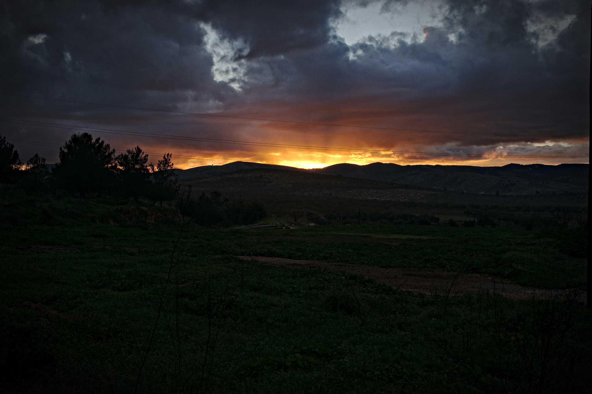 Sony Alpha NEX-5N + Sigma 30mm F2.8 EX DN sample photo. Before the rain photography