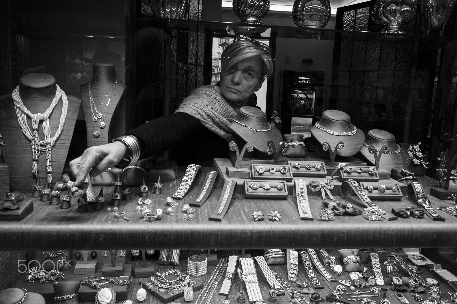 Leica Elmarit-M 28mm F2.8 ASPH sample photo. La gioielliera photography