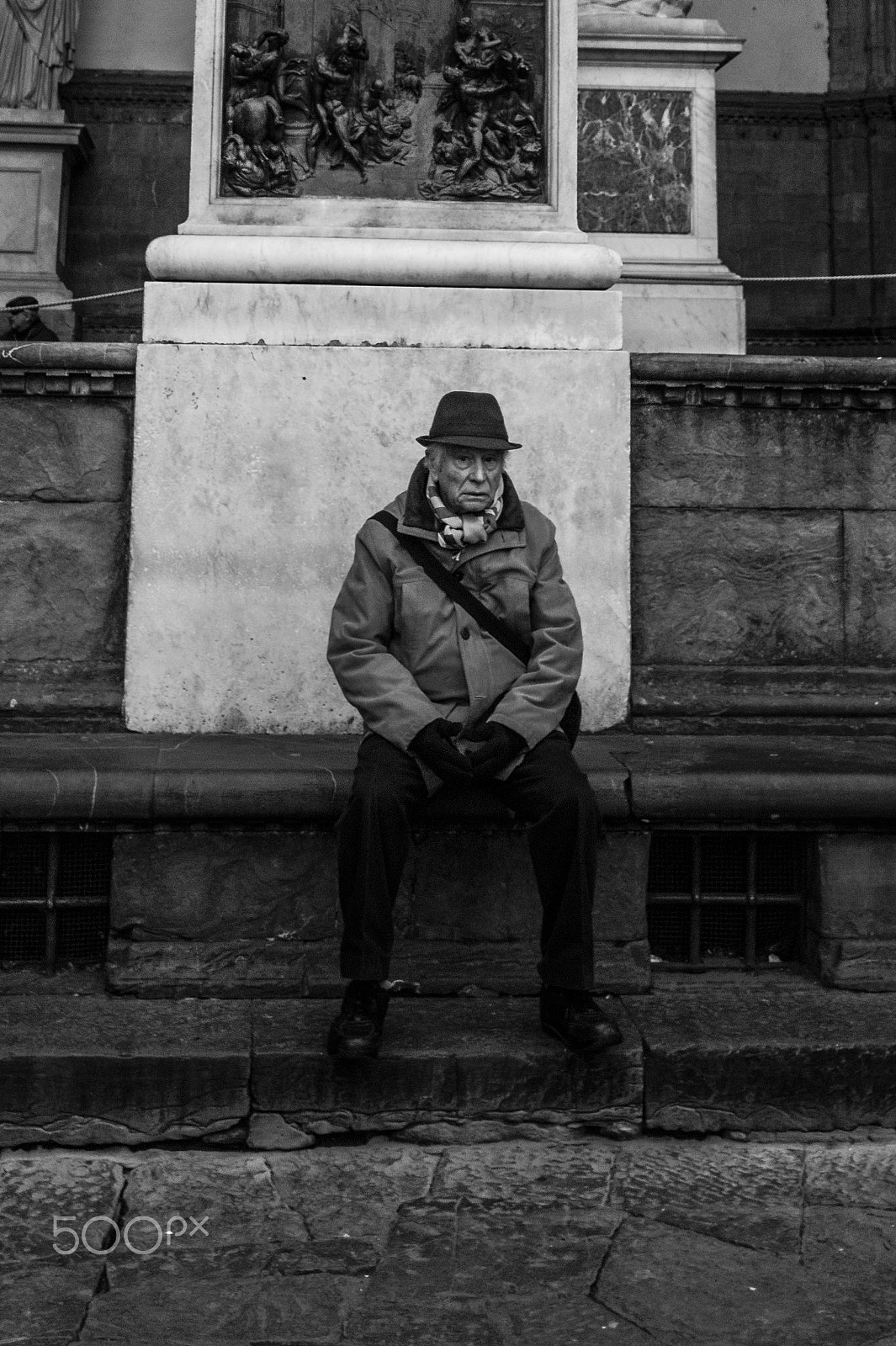 Leica Elmarit-M 28mm F2.8 ASPH sample photo. Vecchio con cappello photography