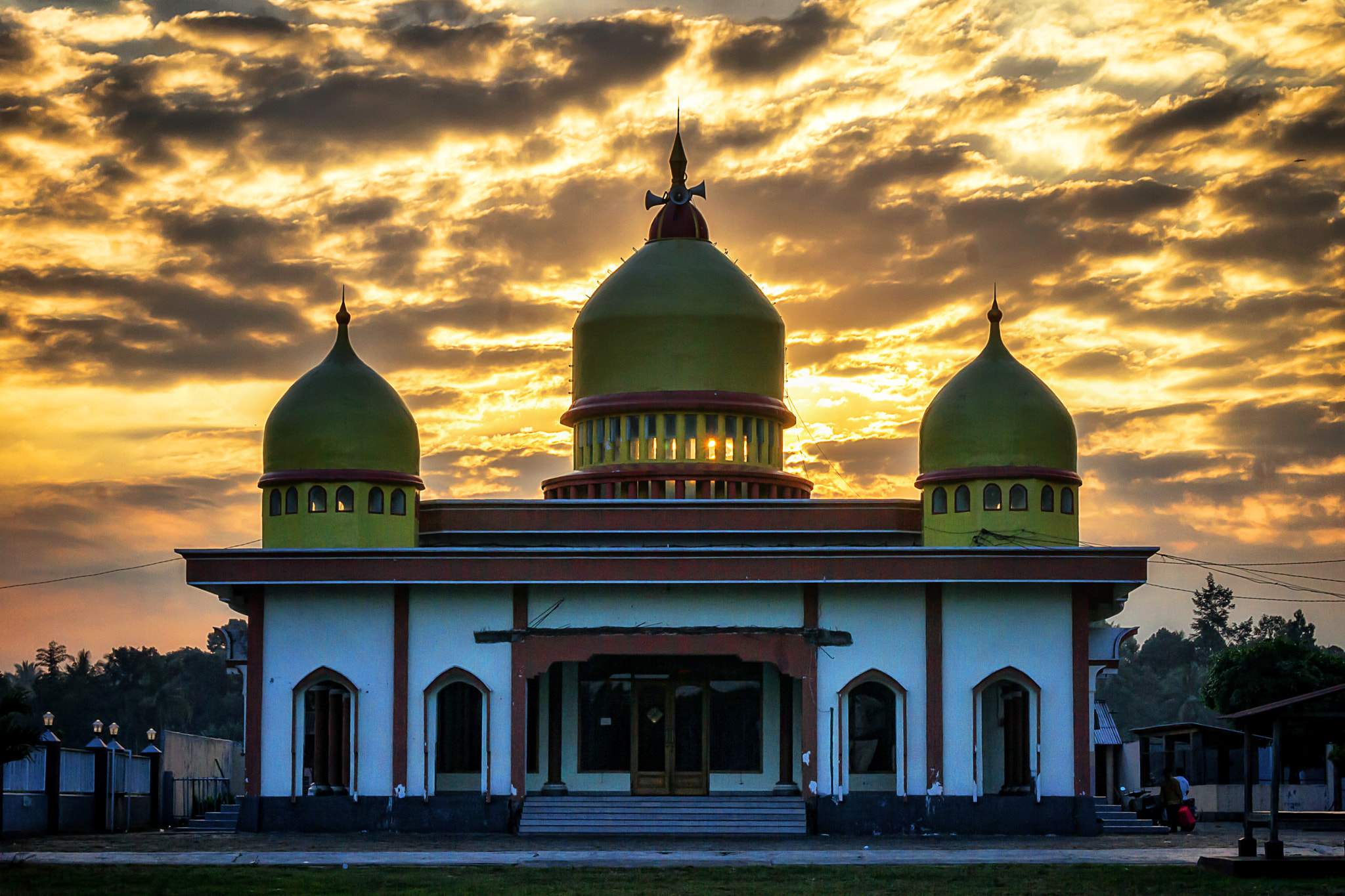 Sony Alpha DSLR-A560 + Sony DT 18-55mm F3.5-5.6 SAM sample photo. Masjid singojuruh photography