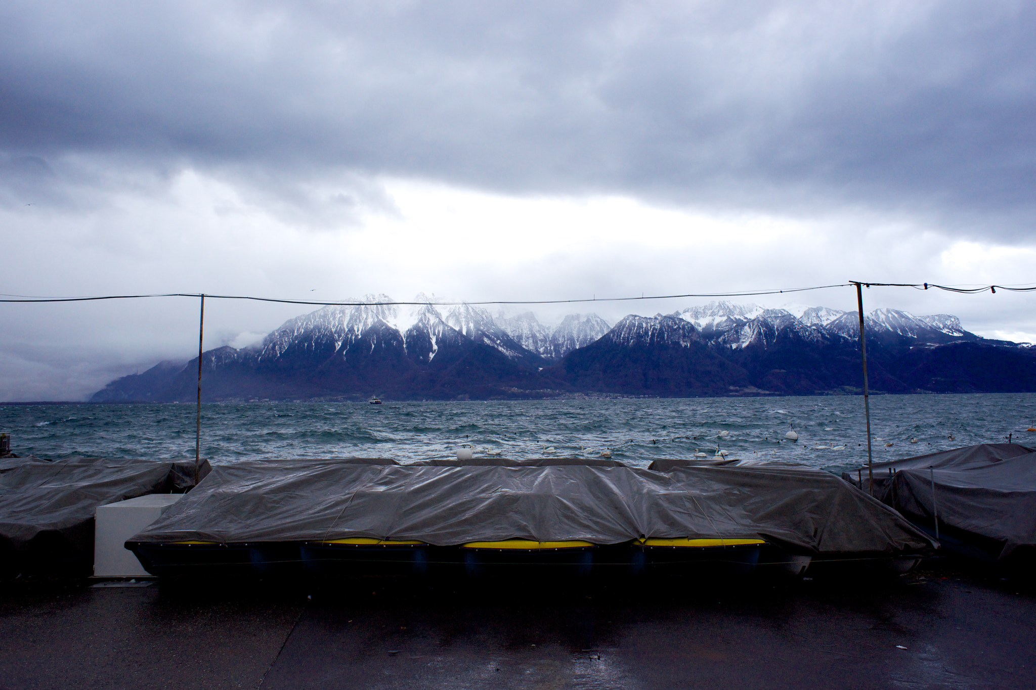 Sony Alpha DSLR-A850 + Minolta AF 24mm F2.8 sample photo. Swiss lake photography