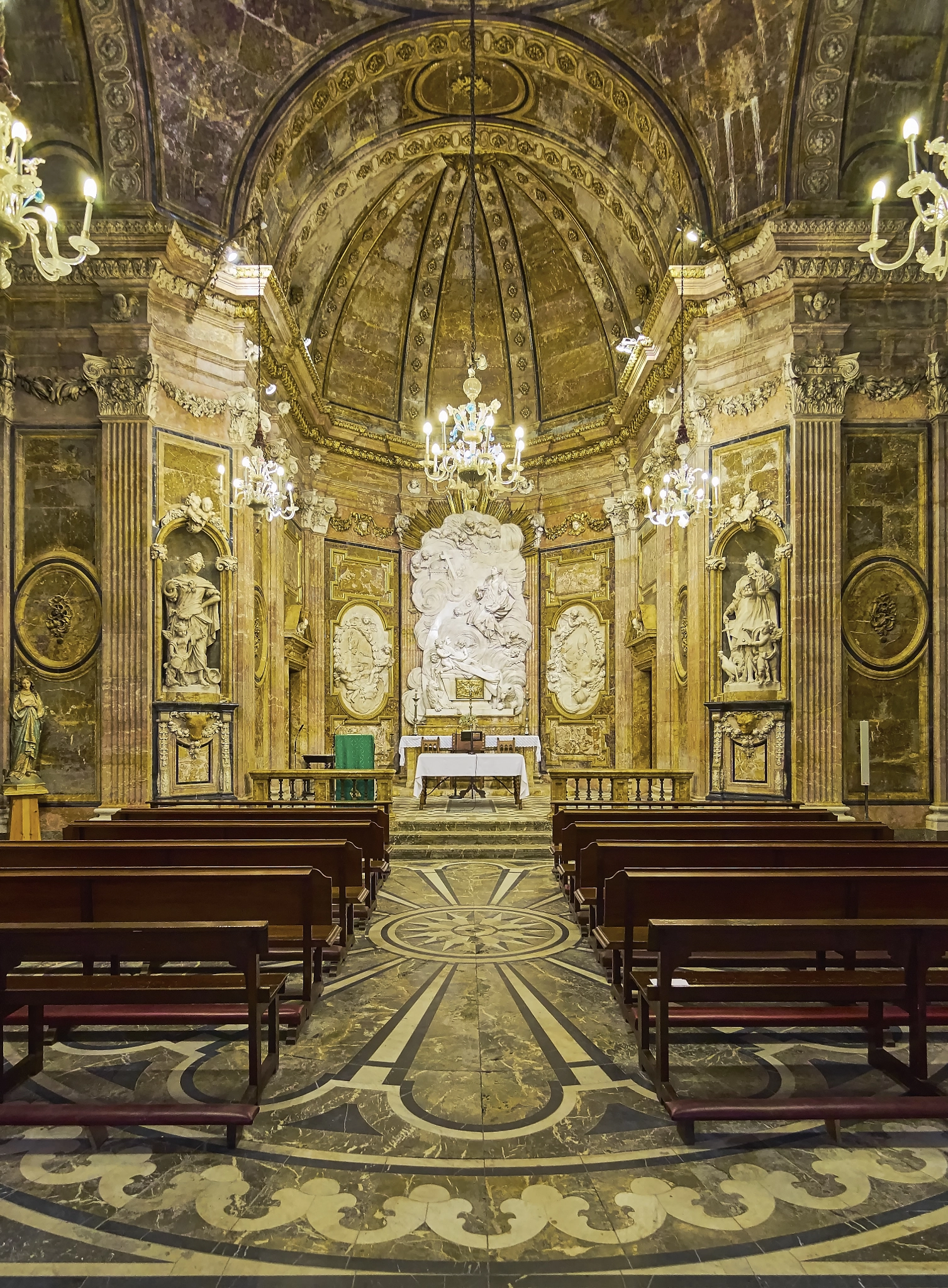 Fujifilm X-T1 + Tokina AT-X Pro 11-16mm F2.8 DX II sample photo. Capilla de santa tecla - catedral de santa maría de tarragona photography