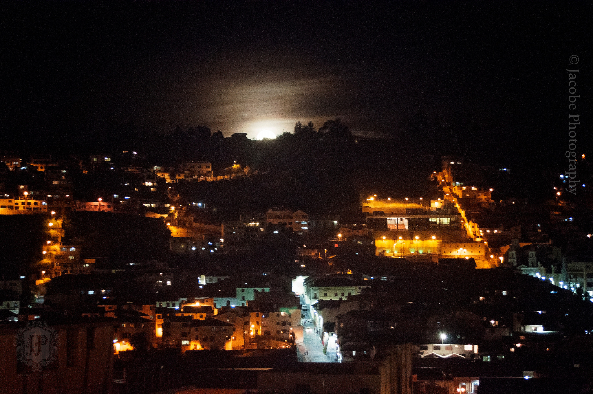 AF Zoom-Nikkor 28-80mm f/3.5-5.6D sample photo. The moon rises over quito ecuador photography