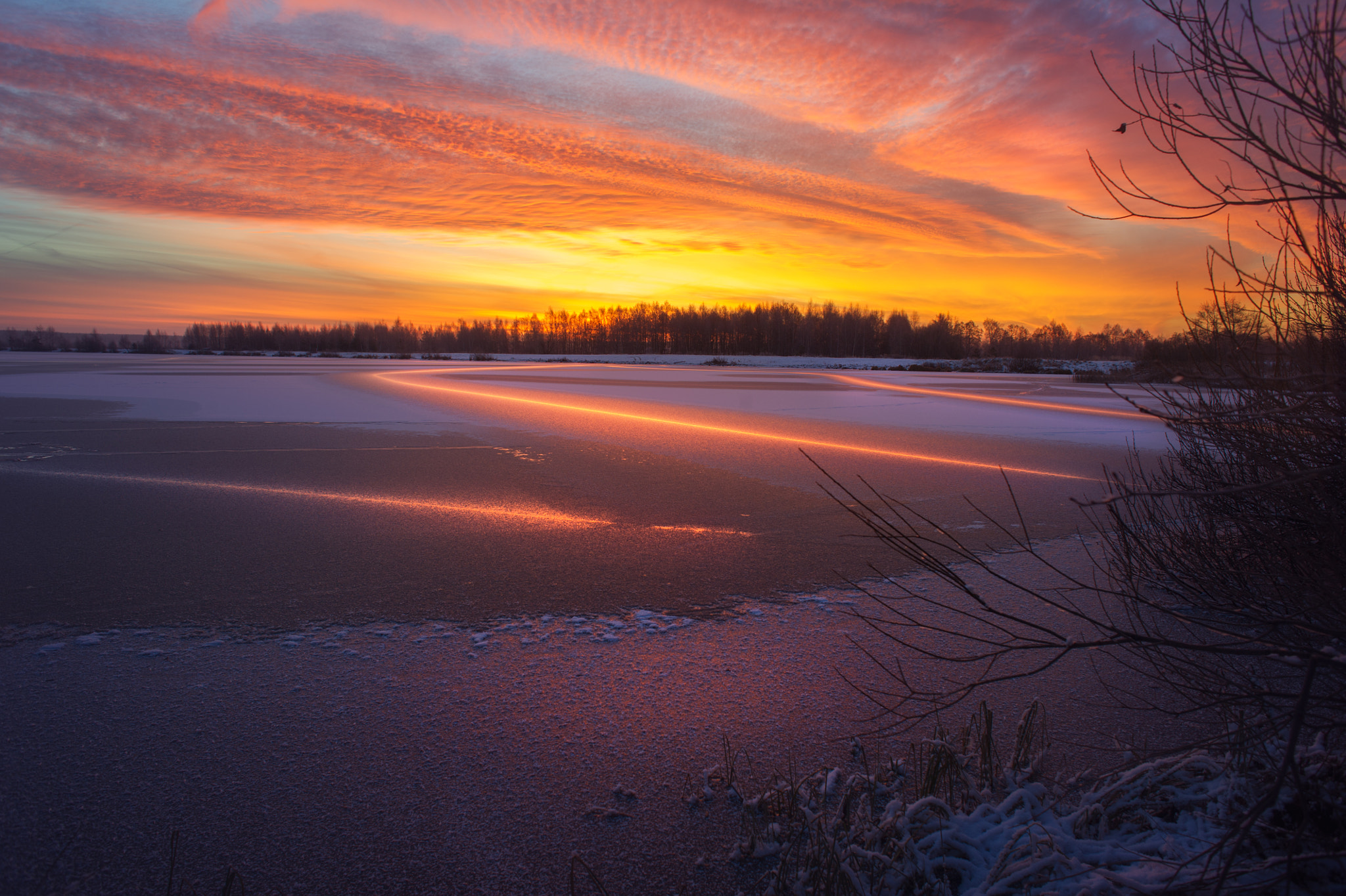 Nikon D3S + Nikon AF Nikkor 24mm F2.8D sample photo. Cold morning photography