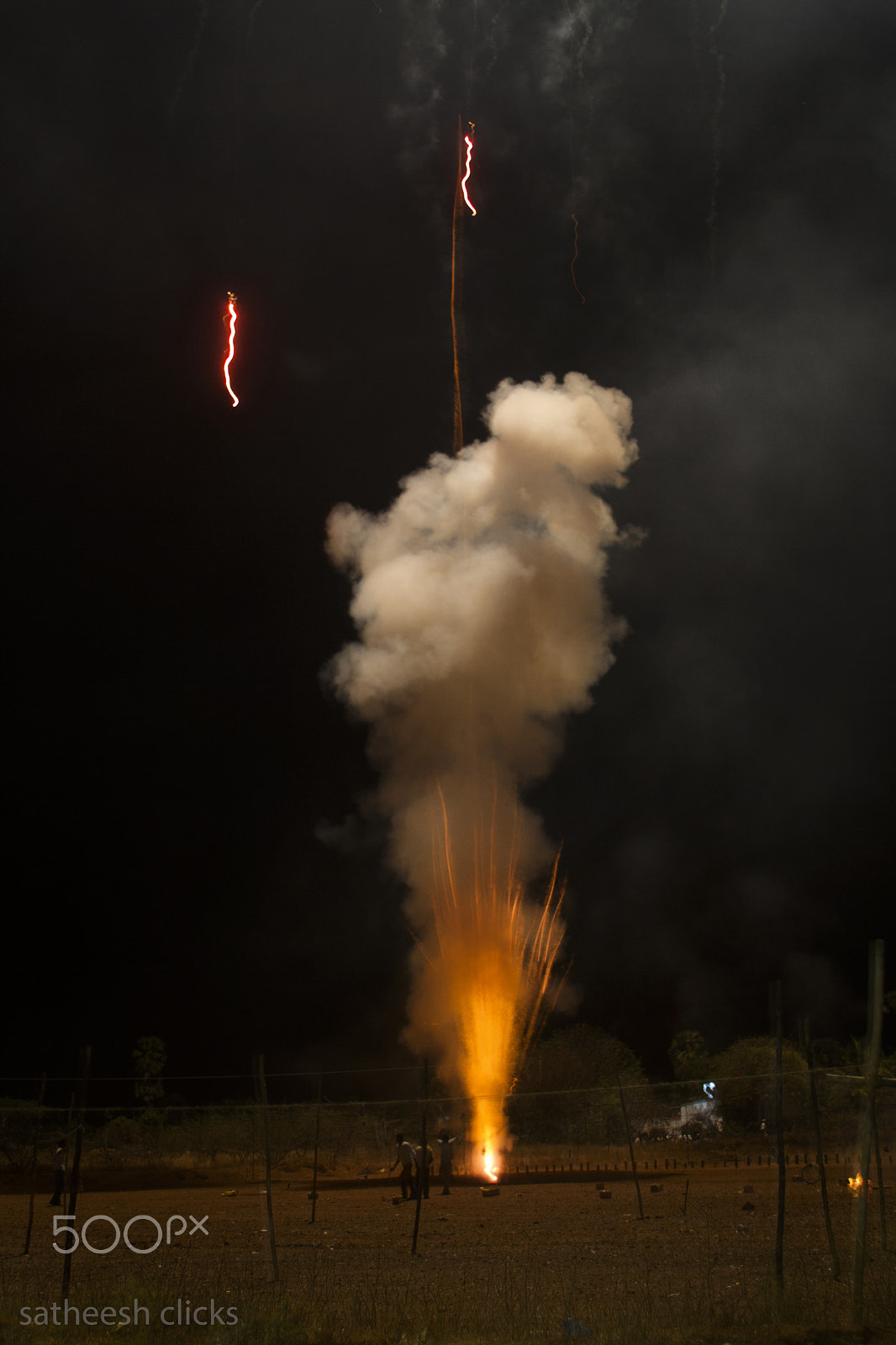 Canon EOS 1000D (EOS Digital Rebel XS / EOS Kiss F) sample photo. Firework photography