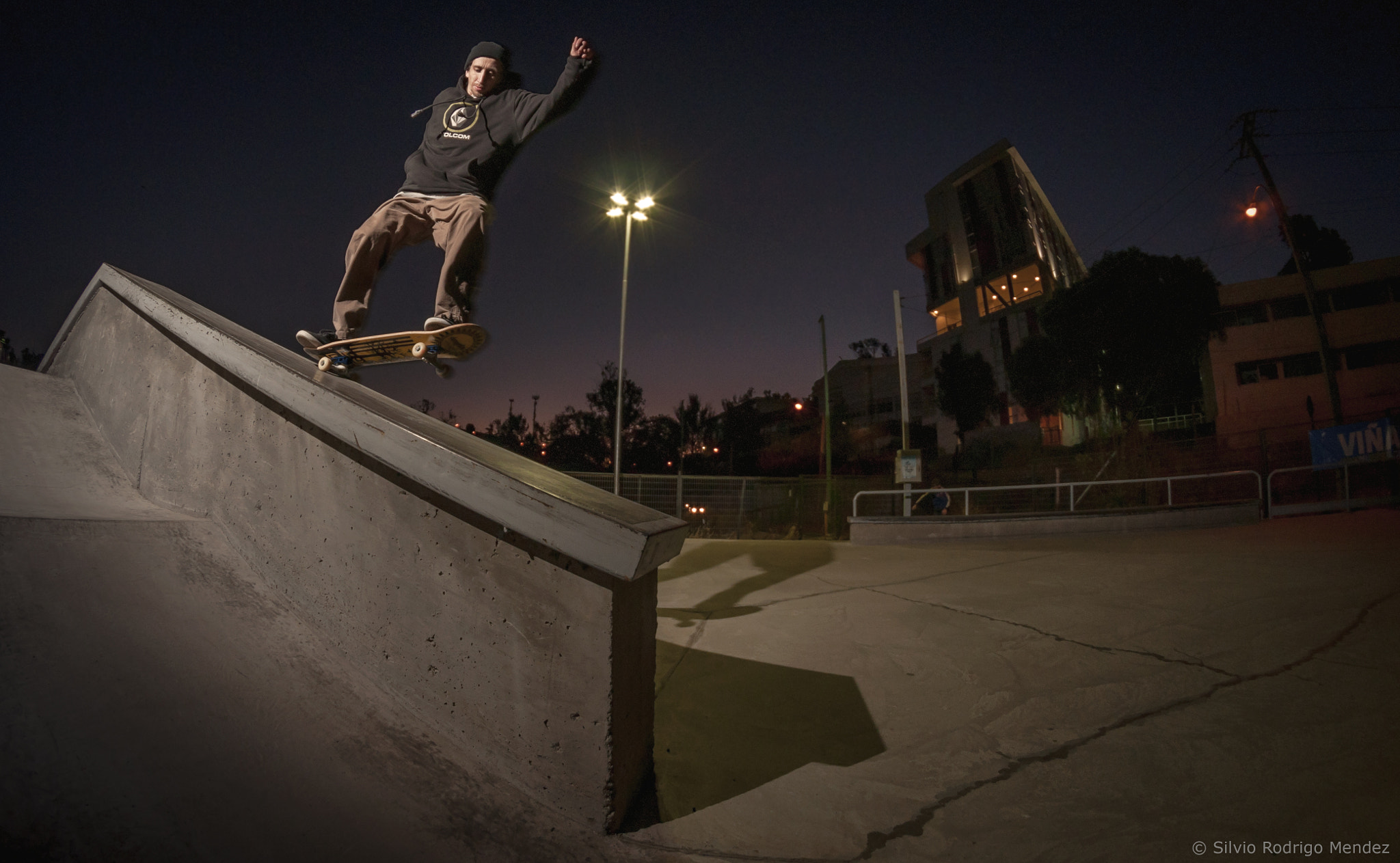 Nikon D5000 + Samyang 8mm F3.5 Aspherical IF MC Fisheye sample photo. Rodrigo moreno - frontside five-o photography