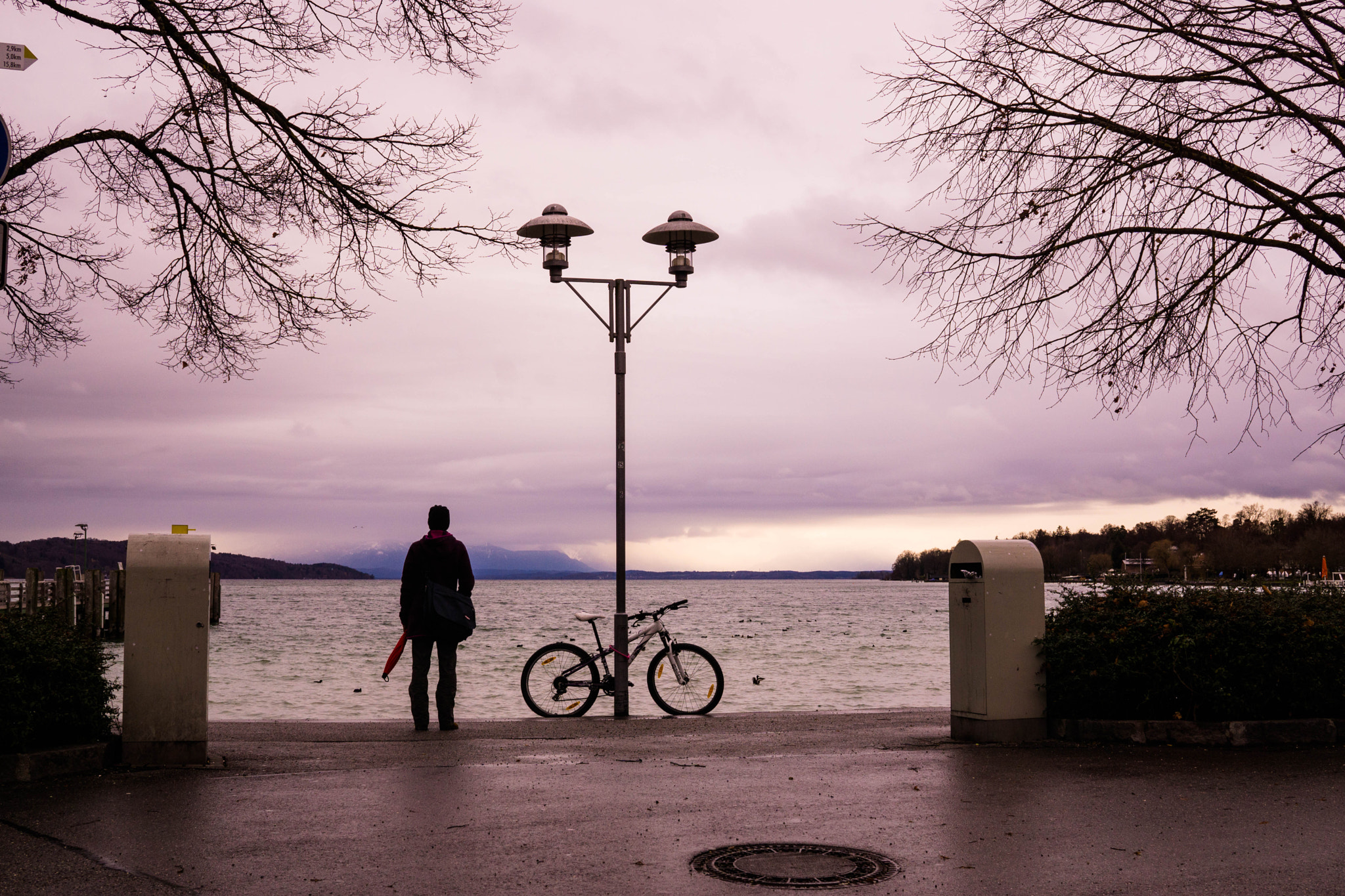 E 30mm F2.8 sample photo. Bye, bye, love ... photography