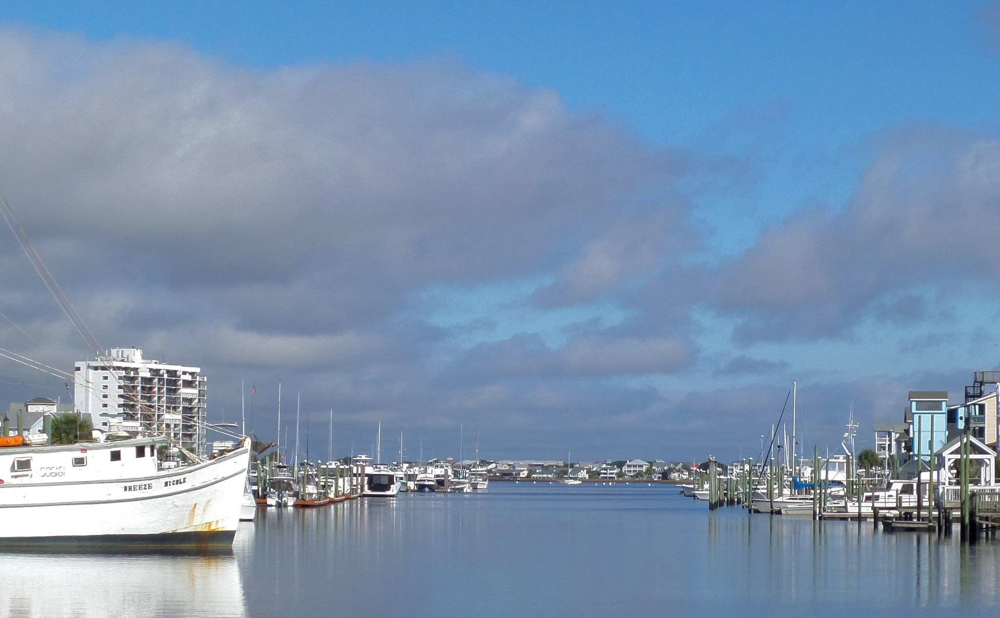 Samsung WB250F sample photo. Morning harbor photography