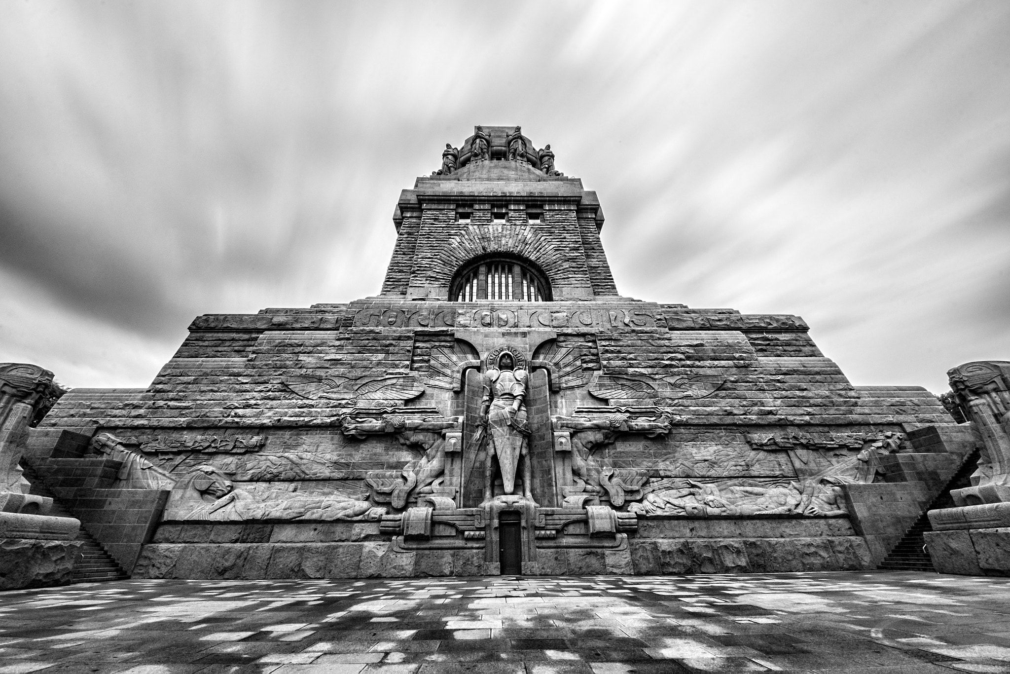 Sigma 8-16mm F4.5-5.6 DC HSM sample photo. Black & white völkerschlachtdenkmal photography