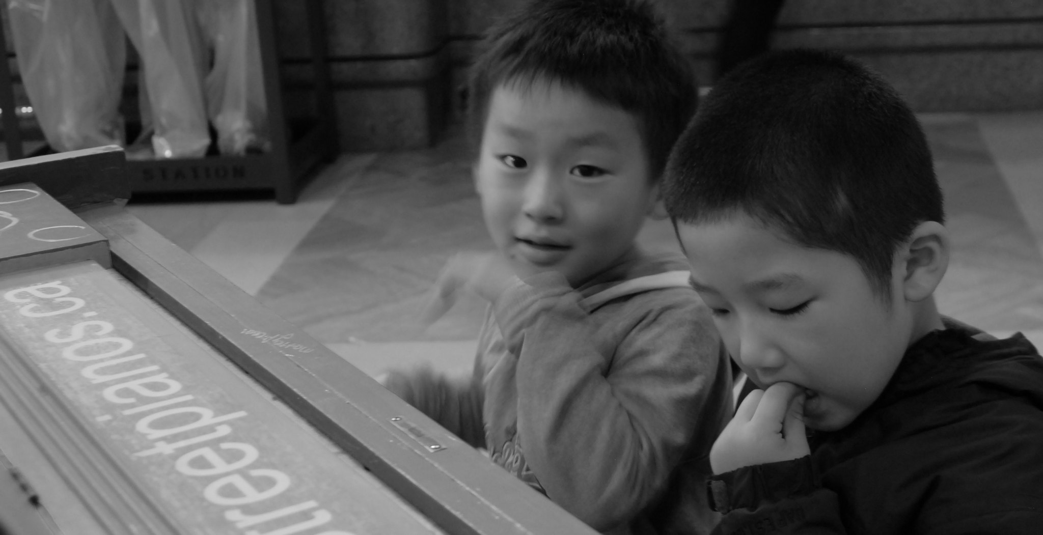 Nikon D200 sample photo. Union interior - street pianos photography